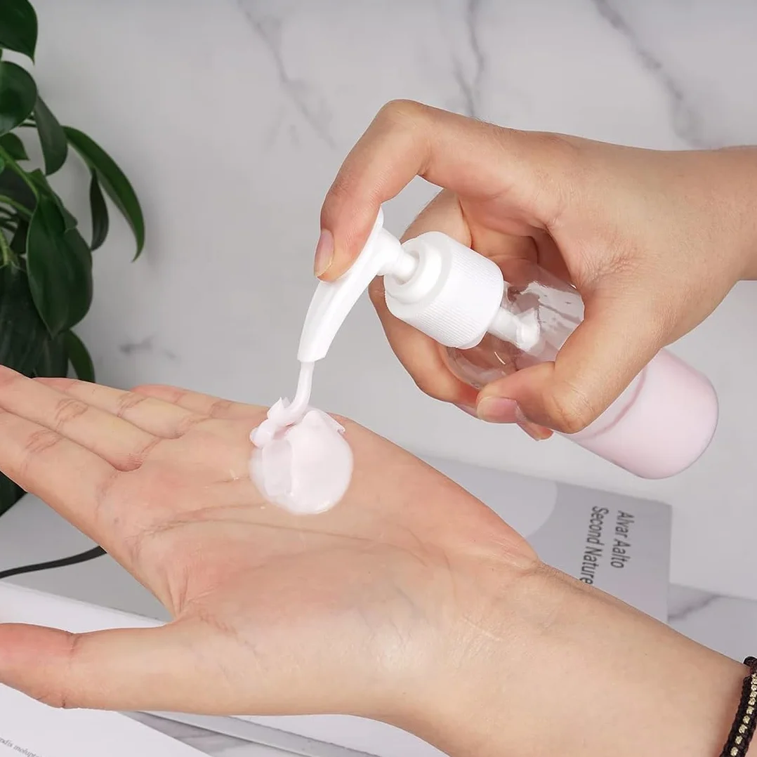 4 Pezzi Flaconi da Viaggio, 100 ml Bottiglie da Viaggio Trasparenti, Pompa da Viaggio in Plastica Dispenser, Boccette Contenitori Ricaricabile, per Cosmetici, Lozione, Bagno, Shampoo Liquidi