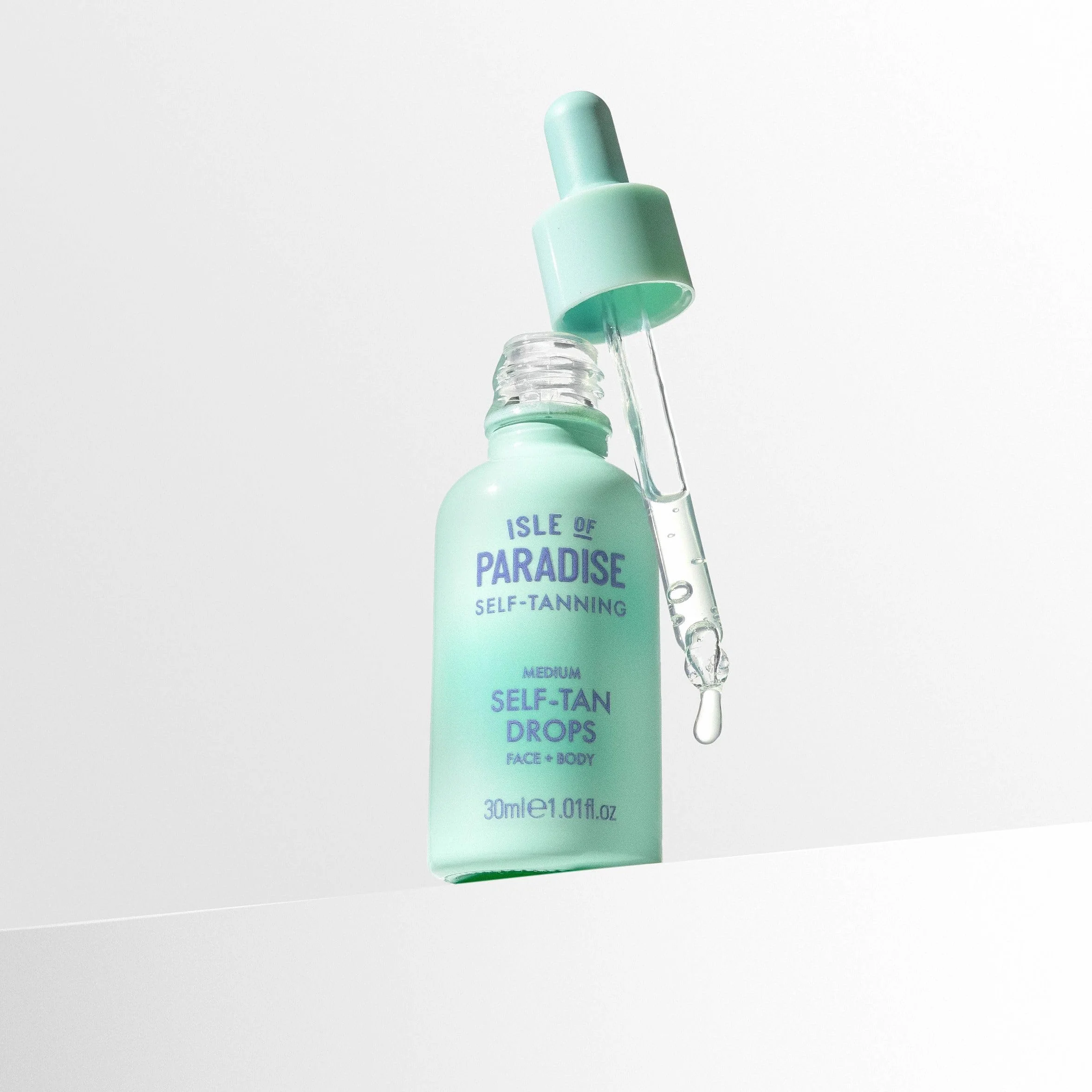 Isle of Paradise Gocce autoabbronzanti per viso e corpo, medie, illumina e uniforma il tono della pelle, gocce autoabbronzanti per pelli abbronzate e luminose, vegane e cruelty free, 30 ml
