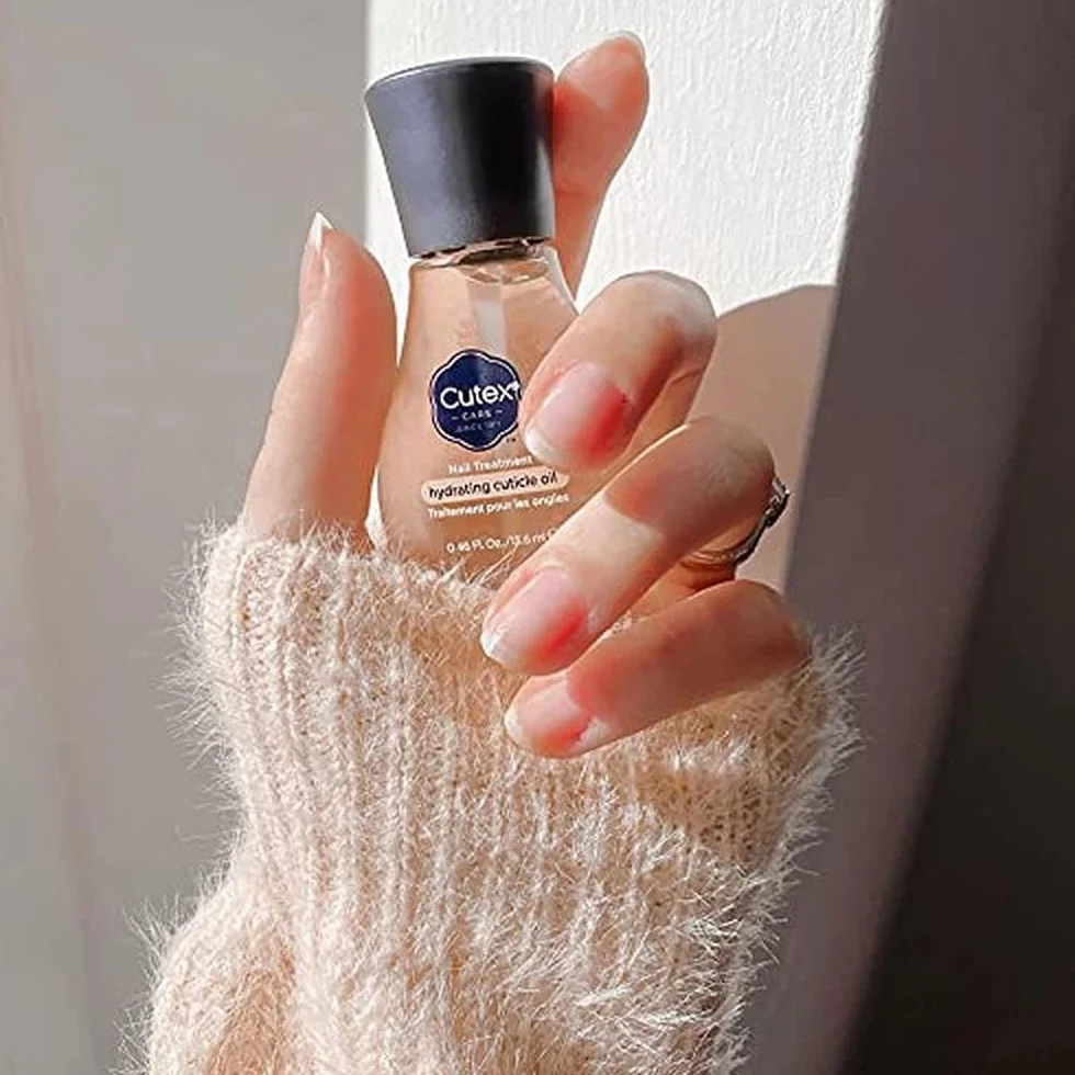 Cutex Hydrating Cuticle Oil Nail Care Treatment Unghie Olio Idratante Cuticole, per Unghie Secche, Fragili e dalle Cuticole Secche, 13.6 ml