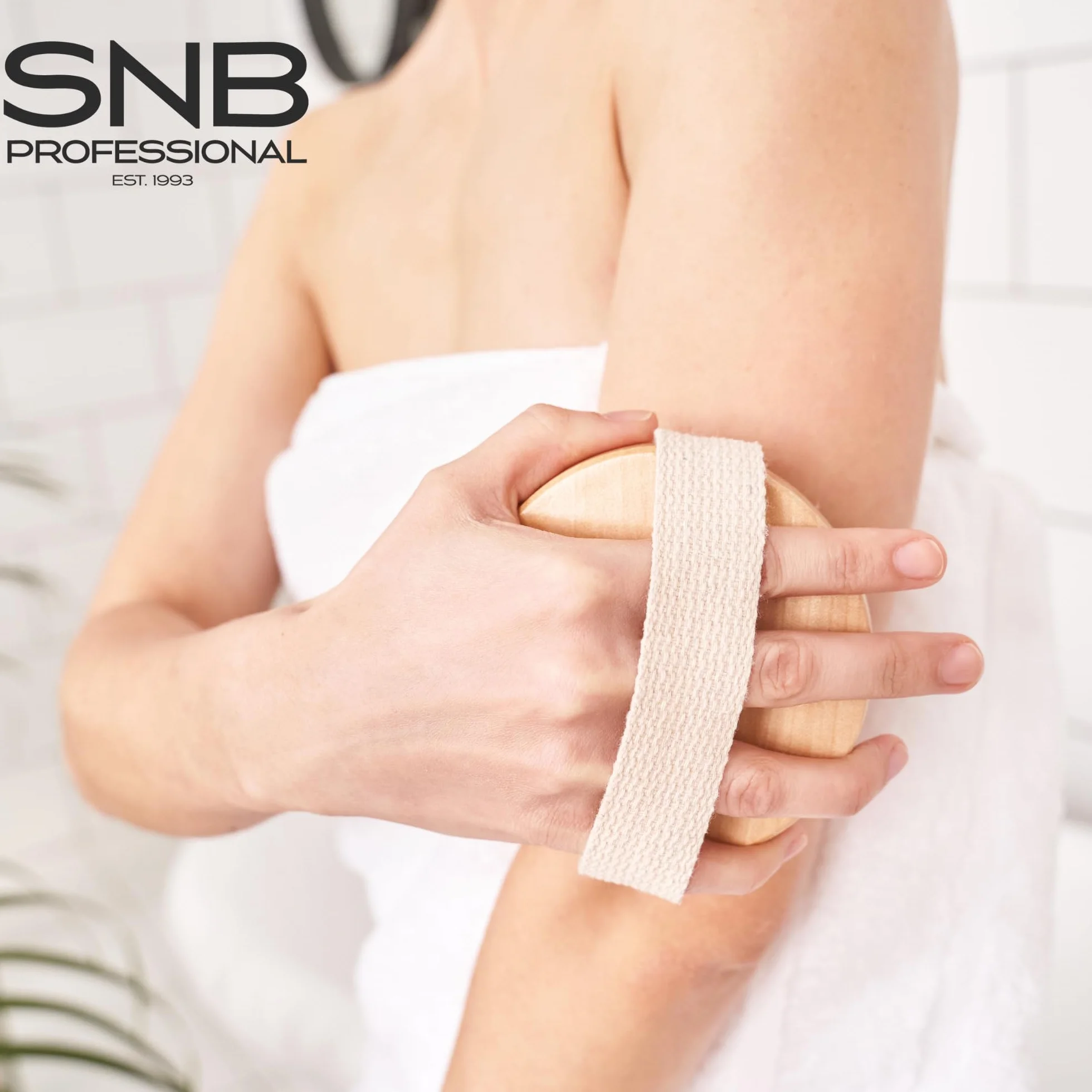 SNB - Scrub per il corpo professionale con sale dell'Himalaya e guava, 300 ml, cura naturale per la pelle liscia, con burro di karitè, scrub di sale idratante per uomo e donna