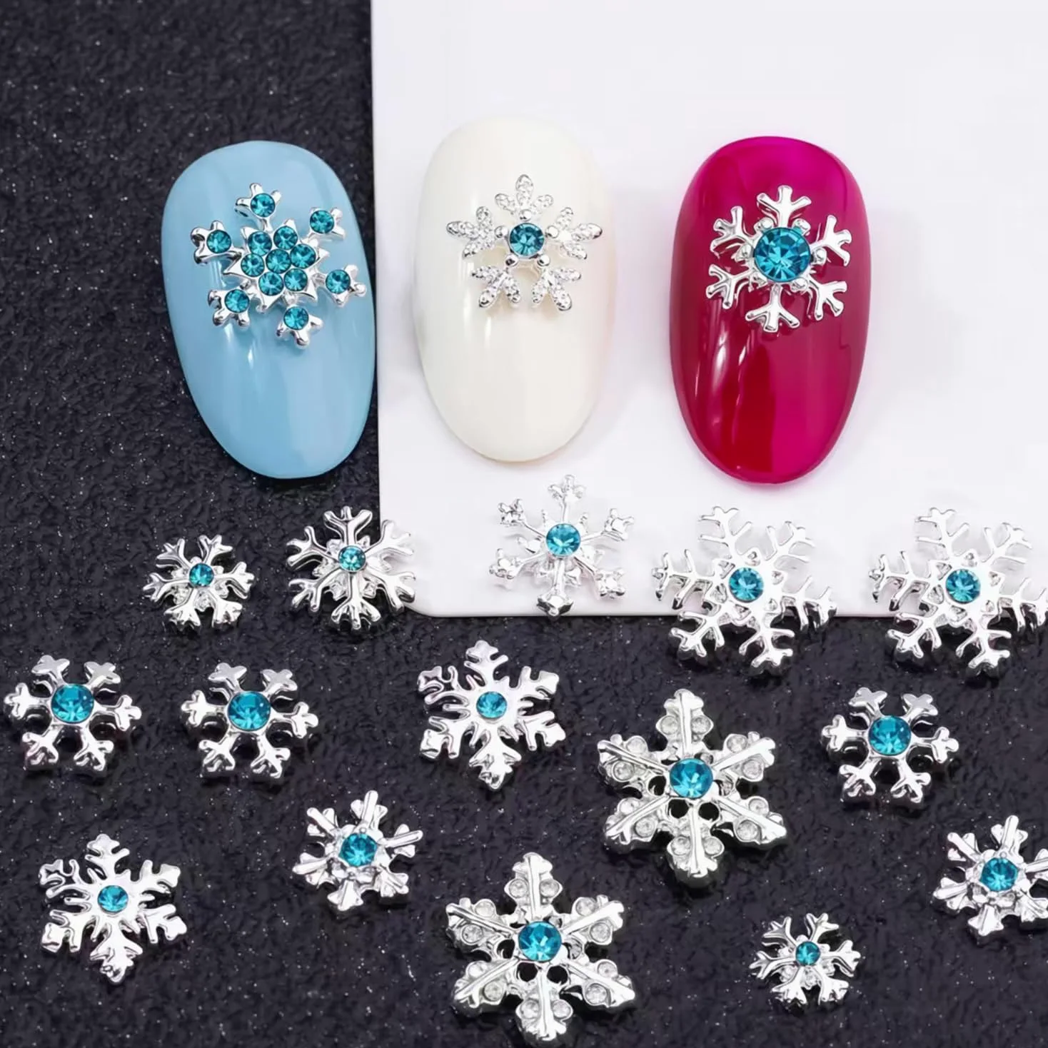 20 ciondoli per unghie a forma di fiocco di neve, argento lucido, blu, inverno, Natale, fiocco di neve, strass, design fiocchi di neve, ciondoli per unghie acriliche, unghie di Natale, gioielli per