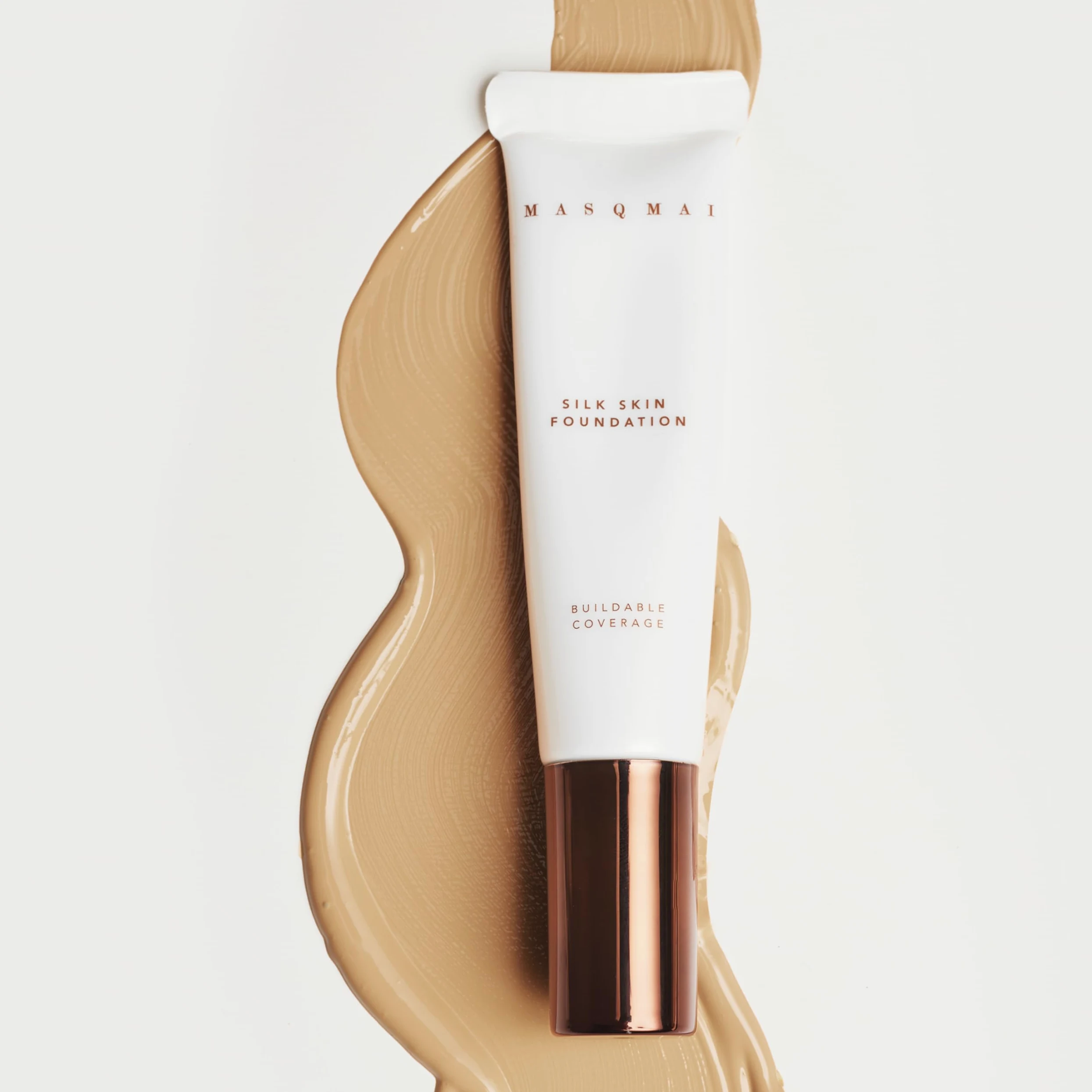 MASQMAI Silk Skin Foundation, Fondotinta, a Lunga Durata, Tono: Warm Beige, 30 ml