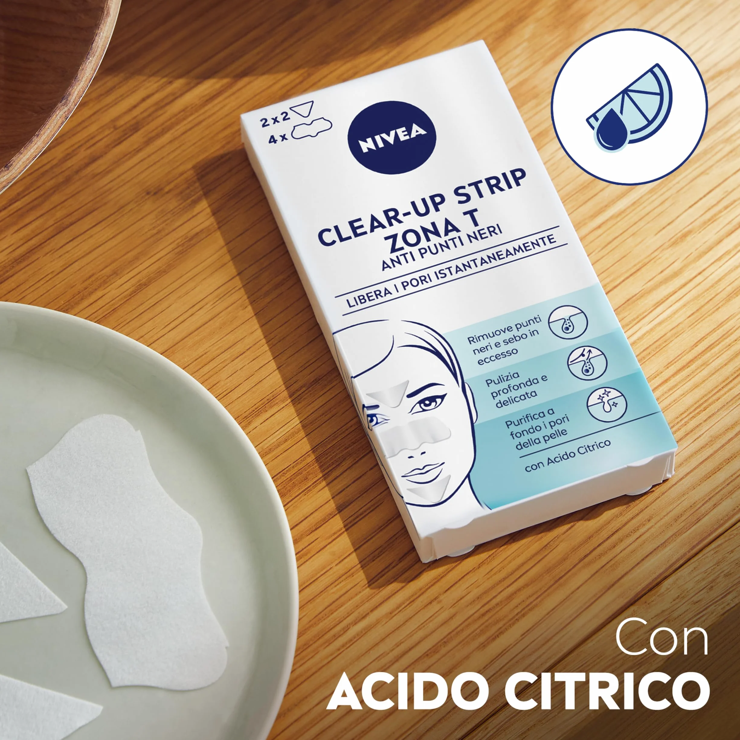 NIVEA Clear-Up Strips Zona T Cerotti punti neri in confezione da 3 x 6 pezzi, Cerotti anti-imperfezioni per la pulizia viso e NIVEA Soft Mini crema viso, corpo e mani da 25 g in omaggio