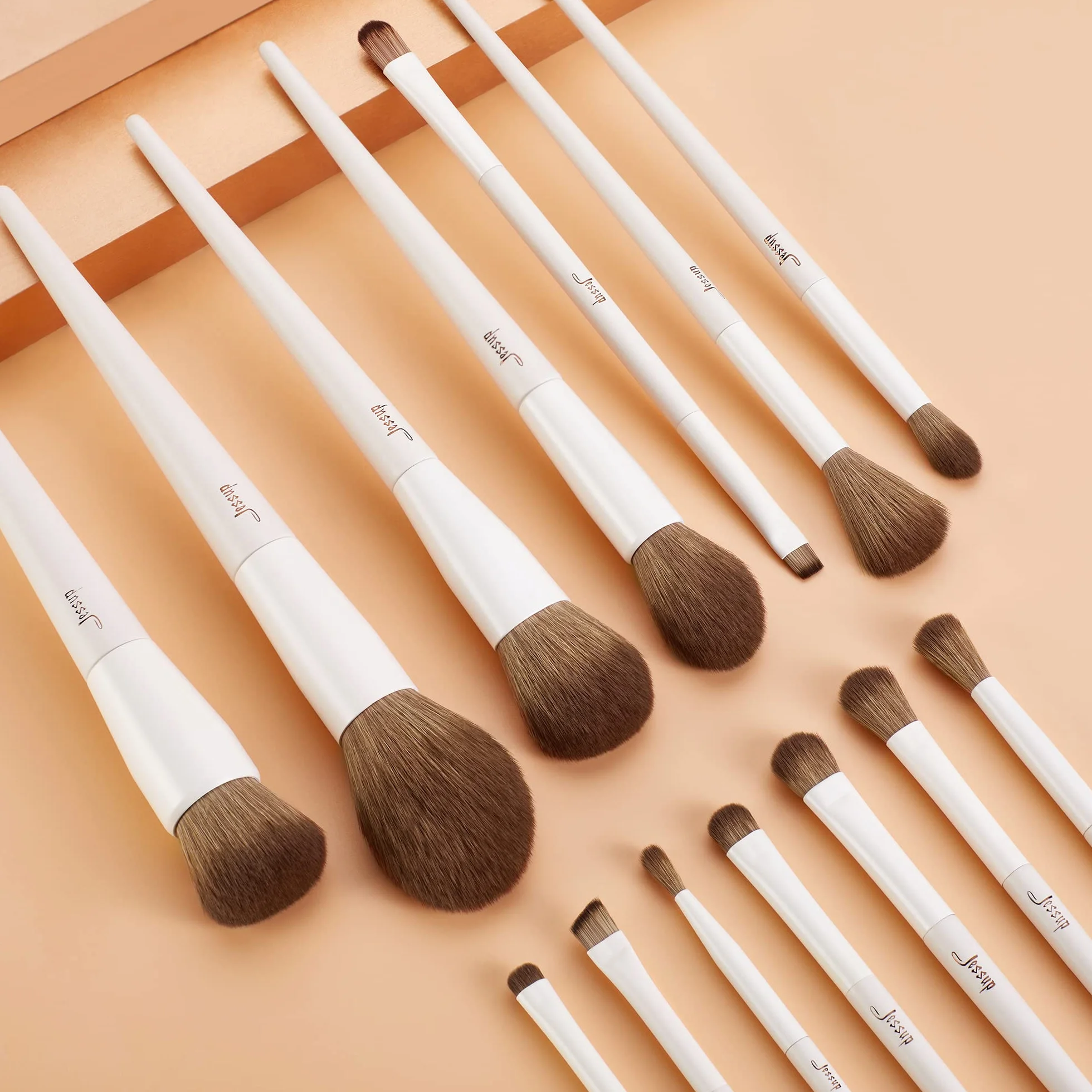 Jessup Pennelli da trucco, 14 pezzi, pennelli sintetici di alta qualità, per contouring, correttore, fondotinta, ombretto, sfumatura, cipria, fard, grigio chiaro, T329