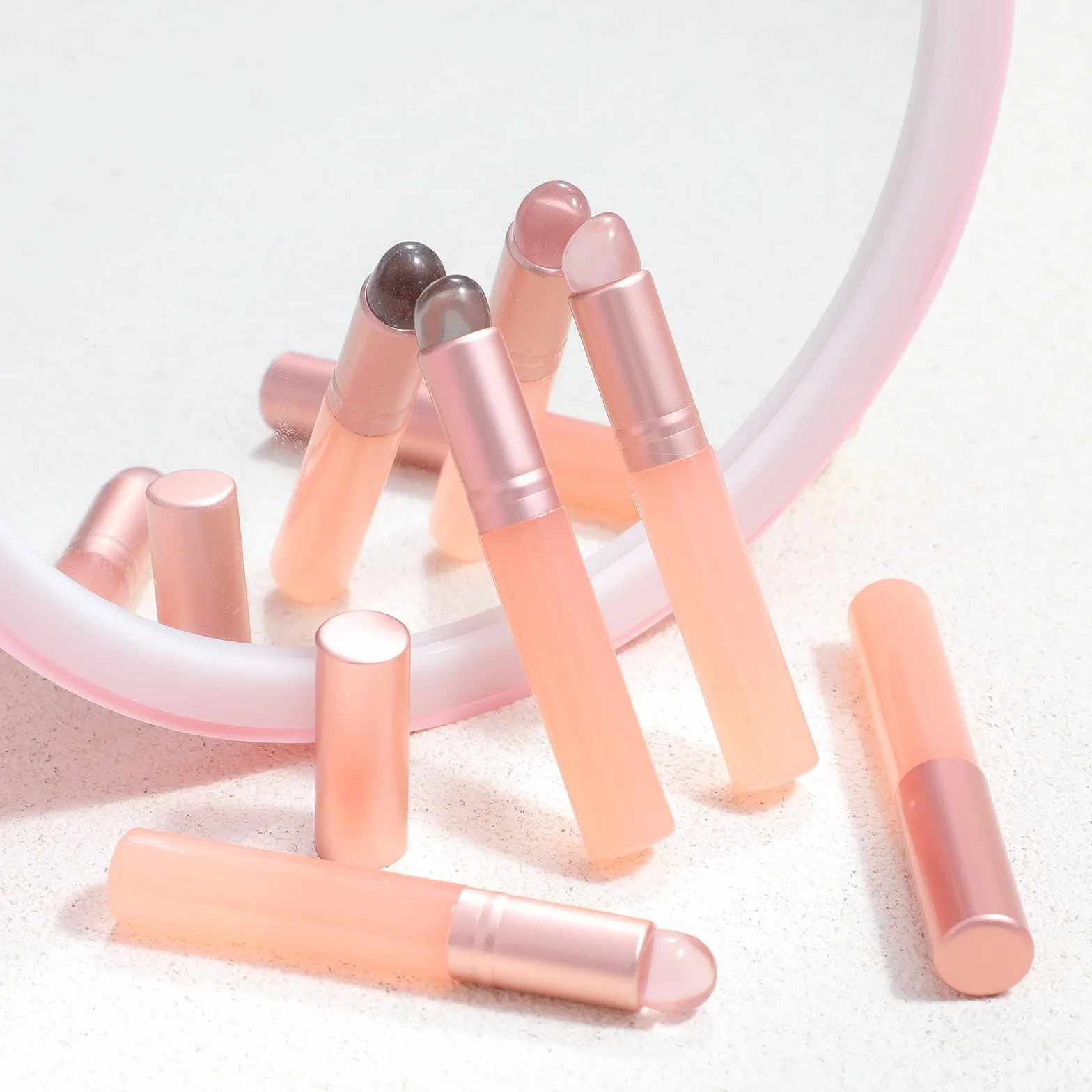 Ymapinc - Set di 4 pennelli per labbra in silicone per rossetto, riutilizzabili, con coperchio (rosa), applicatori multiuso per rossetto, pennelli da trucco, applicatori professionali per trucco