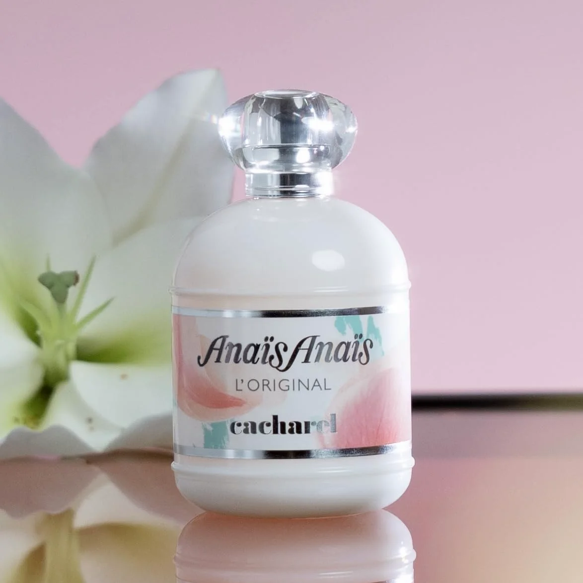 Cacharel Anaïs Anaïs Eau de Toilette Donna, Profumo Donna Delicato e Tenero, Fragranza Fresca e Floreale, Con Giglio Bianco, Gelsomino e Ribes Nero, A Lunga Durata, Profumo di Lusso per Donna