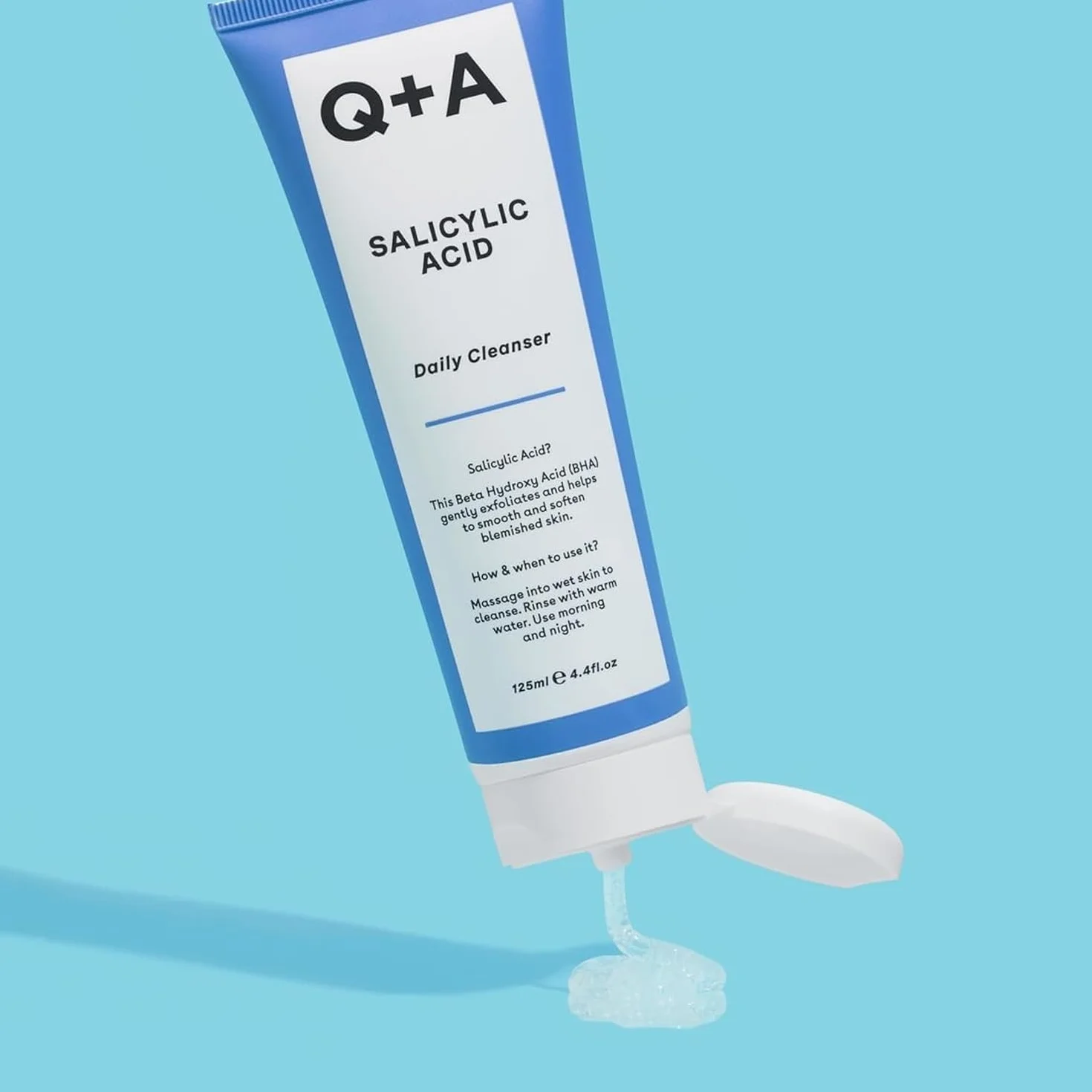 Q+A Detergente Giornaliero con Acido Salicilico – Detergente Esfoliante per Pelle Pura, Combatte Imperfezioni e Congestione dei Porie, Idratante, Vegan, Made in UK, 125ml