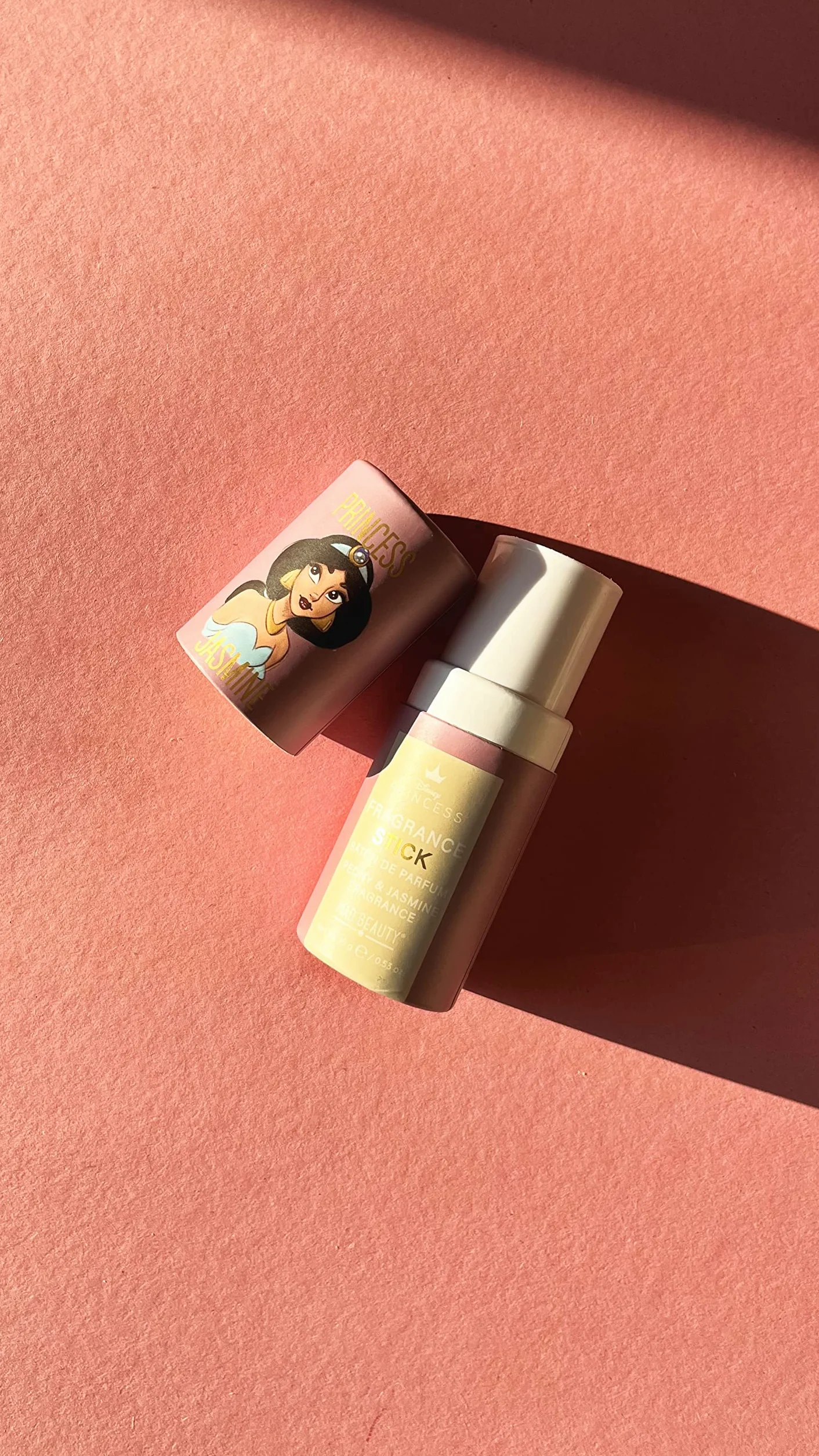 MAD BEAUTY Pure Princess Profumo Sticks Jasmine: Goditi l'aroma esotico e affascinante di Jasmine sotto forma di un pratico profumo in barra.