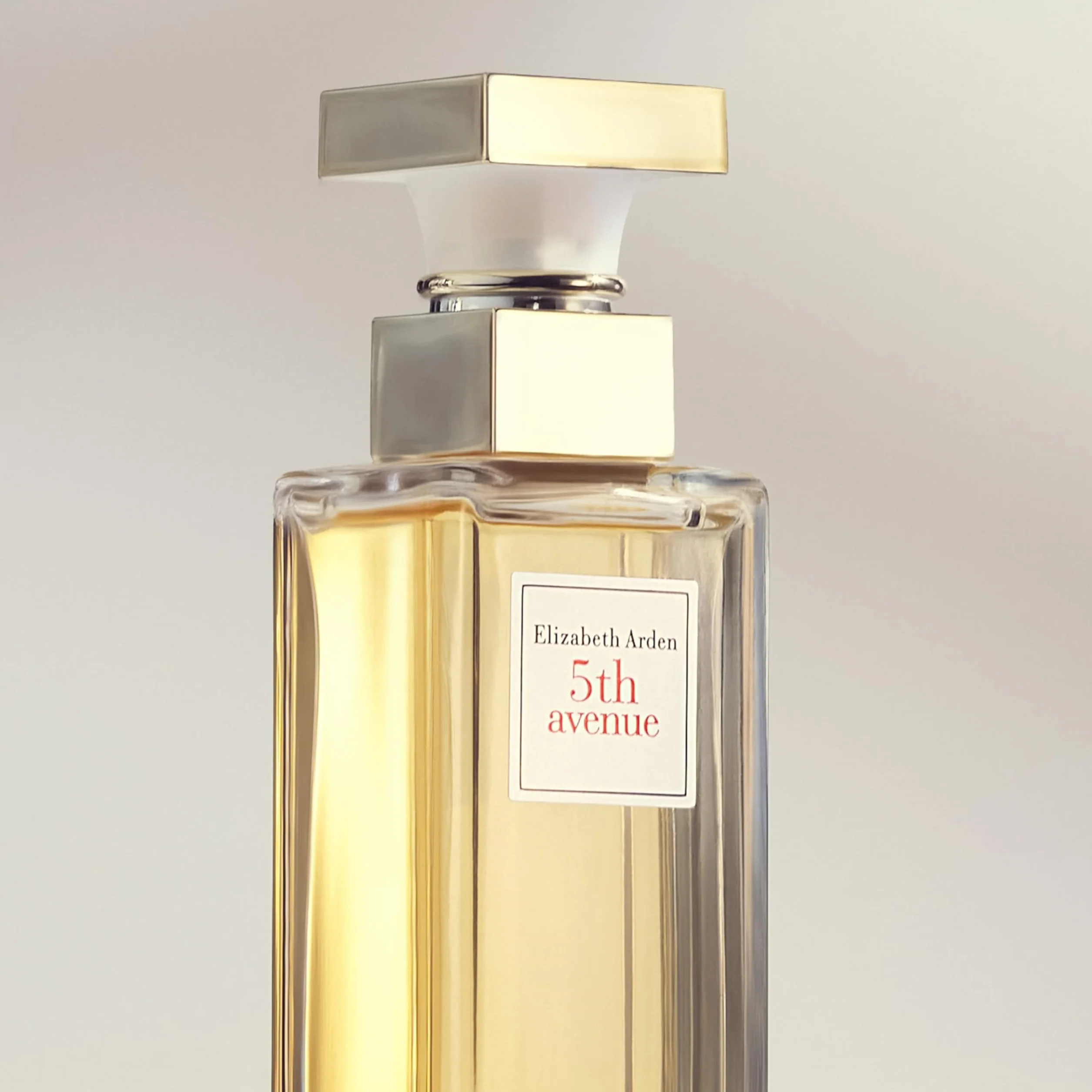 Elizabeth Arden - 5th Avenue, Eau de Parfum Spray, Profumo Femminile, Raffinato ed elegante, con Magnolia Rosa, Viola ed Ambra, Note Floreali, Profumo per Donna - 125 ml