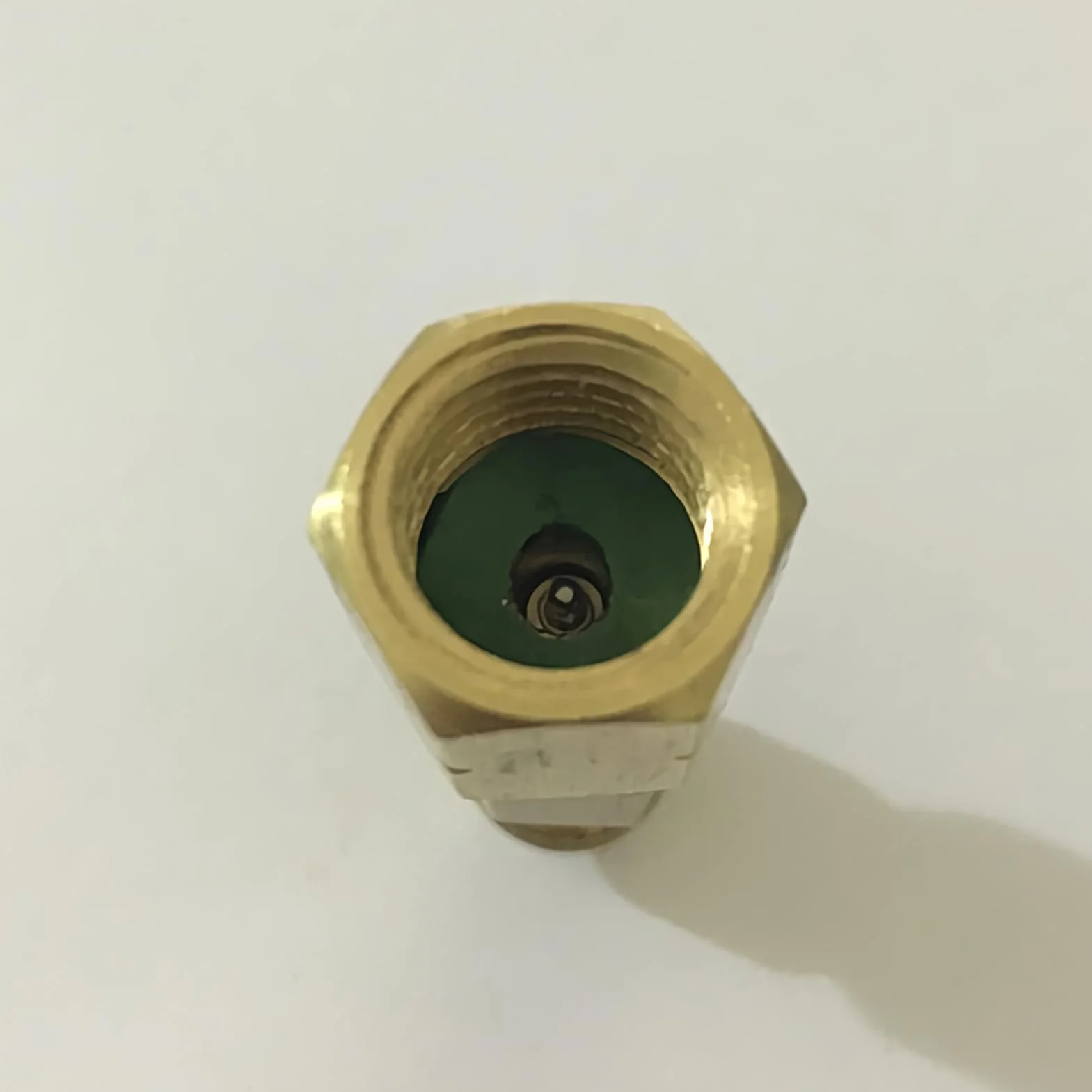 Adattatore Filettato per Bombole di Refrigerante 6mm per Sistemi di Refrigerazione AC