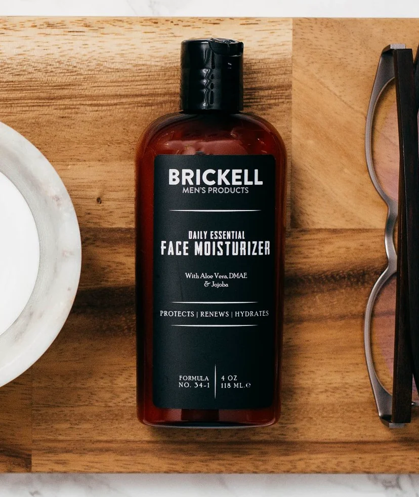 Brickell Men's Products Crema Idratante Viso Essenziale Quotidiana per Uomo - Lozione Viso Naturale ed Organica, 118 ml, Profumato