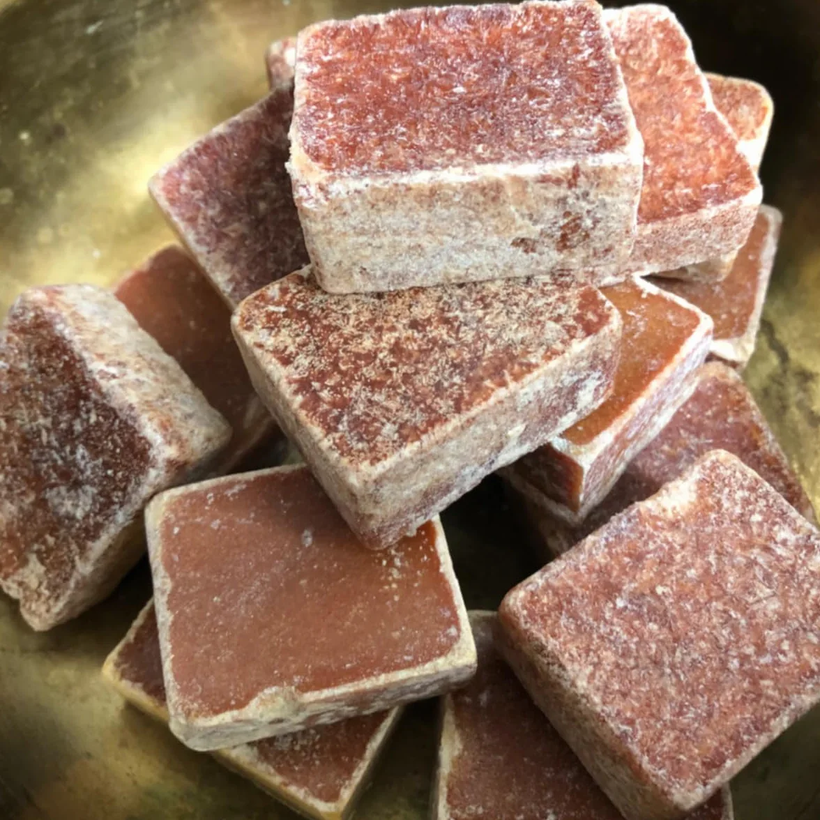 Set di 10 quadrati di muschio solido naturale ambra 30 g – Made in Marocco Artigianalmente, profumo a lunga durata 100% naturale, ipoallergenico, cura e profumo per pelle e biancheria