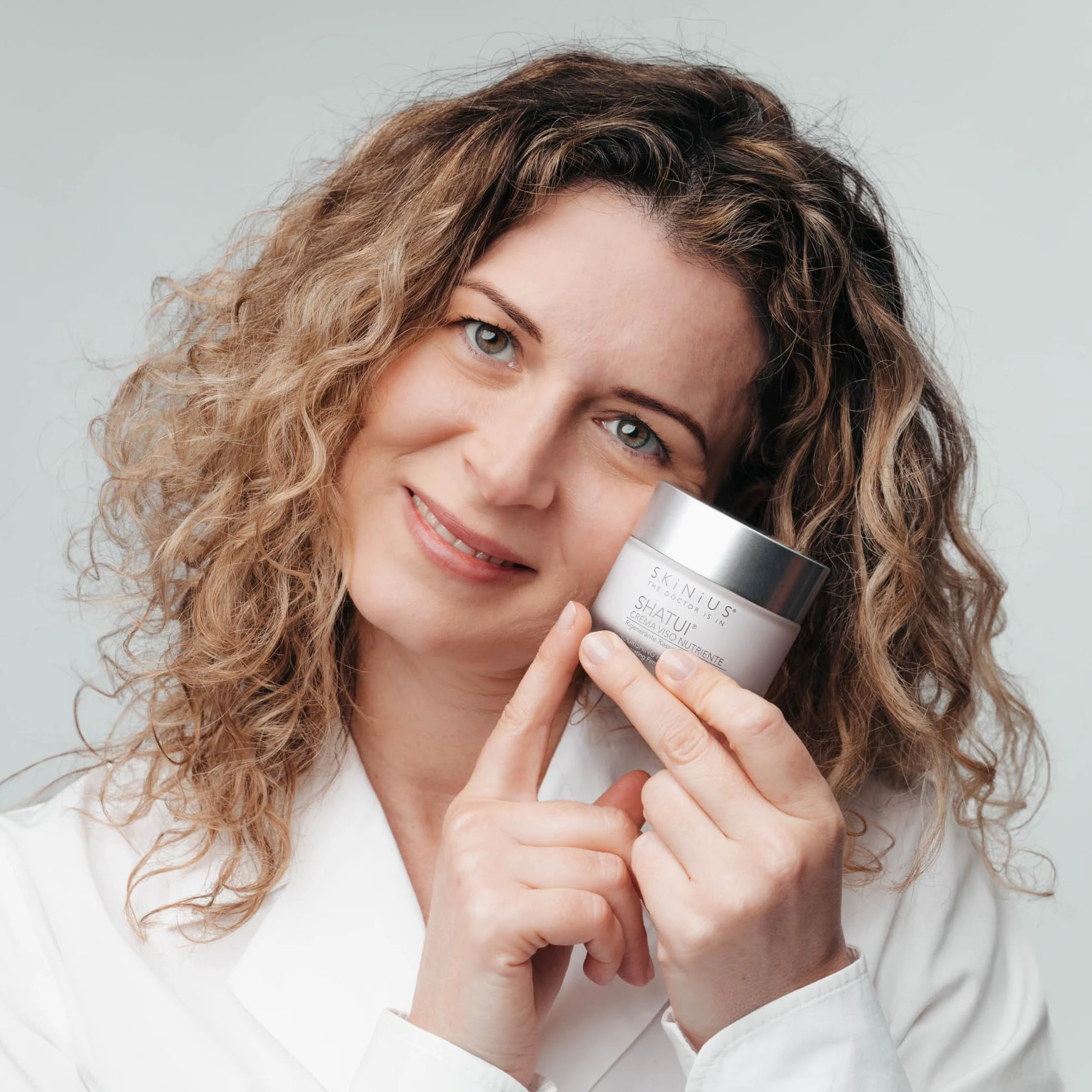 Skinius SHATUI Crema Viso con Acido Ialuronico, Vit E, Burro di Karité 20ml | Azione Rigenerante, Rassodante, Nutriente e Anti-Aging per Attenuare le Micro Rughe e Donare Tono alla Pelle