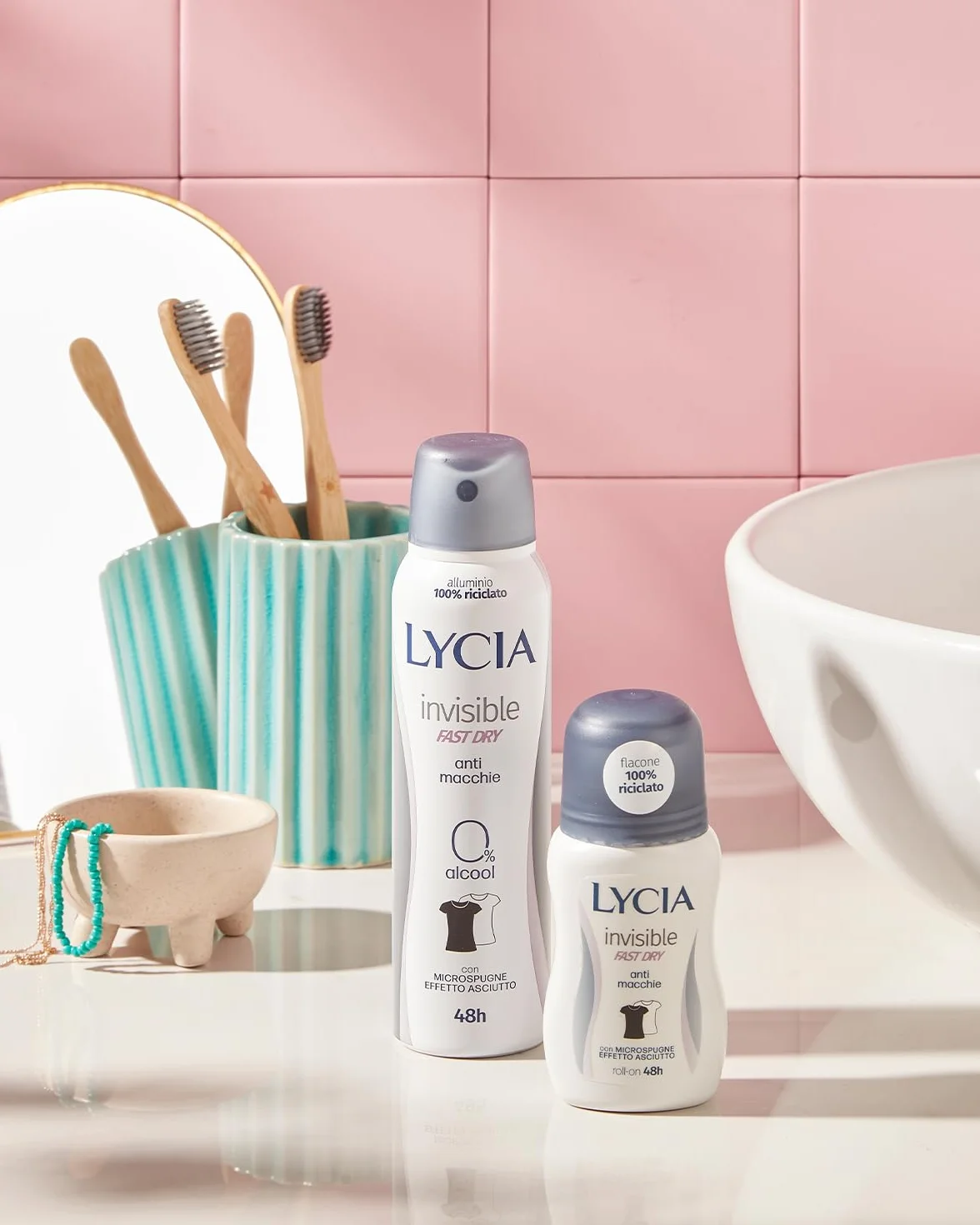 Lycia Invisible Deodorante Spray Antimacchia Antibatterico Fast Dry 48H 150 ml
