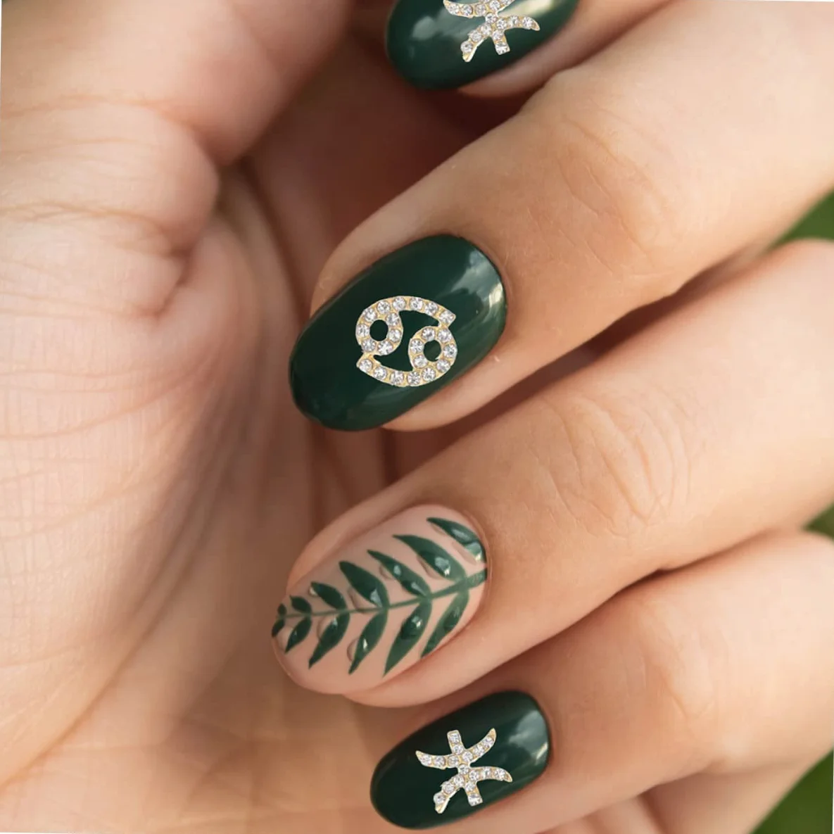 4 Set Charm Per Unghie Con Luccicanti Decorazioni Per Nail Art Design Unico E Creativo Per Unghie Naturali E Adatti Per Manicure Te E Regali Per Amiche Pezzi * 4