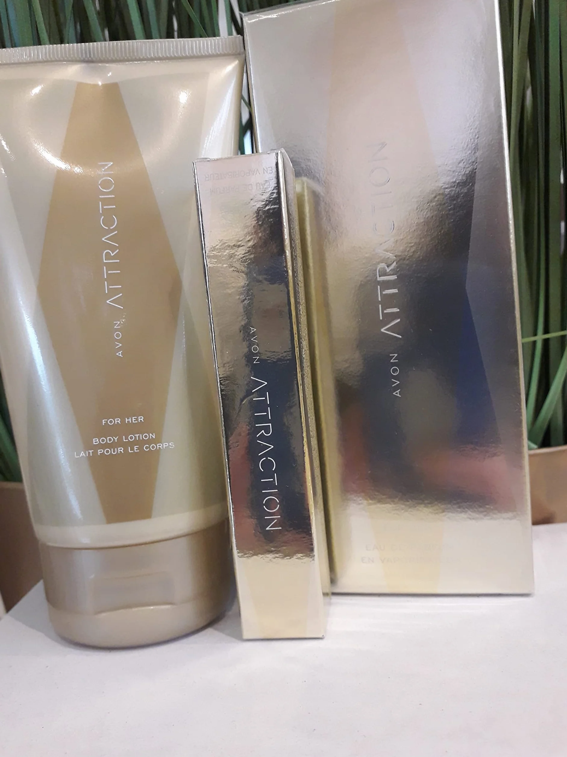 Avon Set Attraction per lei Eau de Parfum + lozione per il corpo + spray tascabile