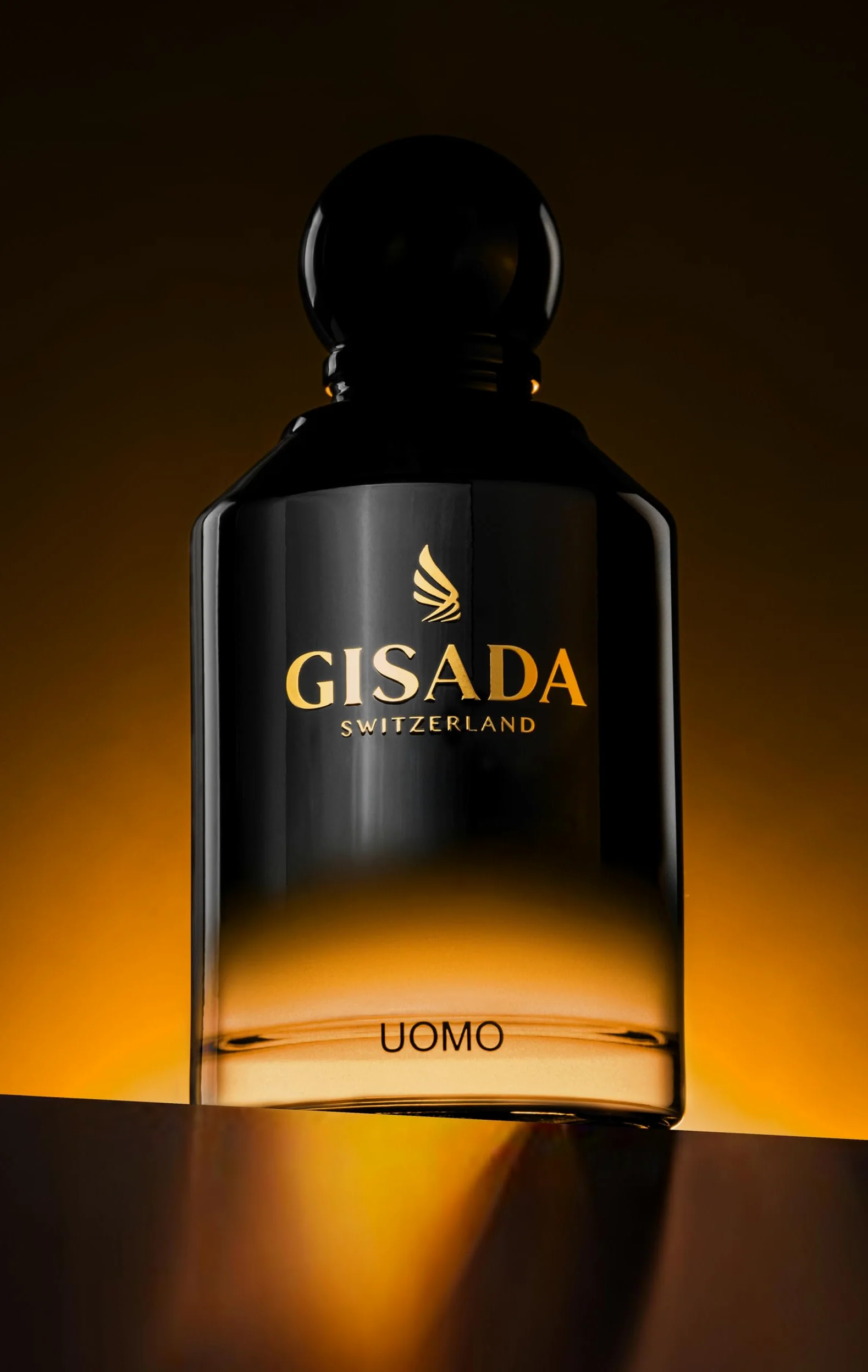 Gisada Uomo Eau de Parfum – Profumo di lusso da uomo – Limone fresco e legno di cedro caldo – Profumo sicuro di sé, elegante e sensuale per uomini (100 ml)