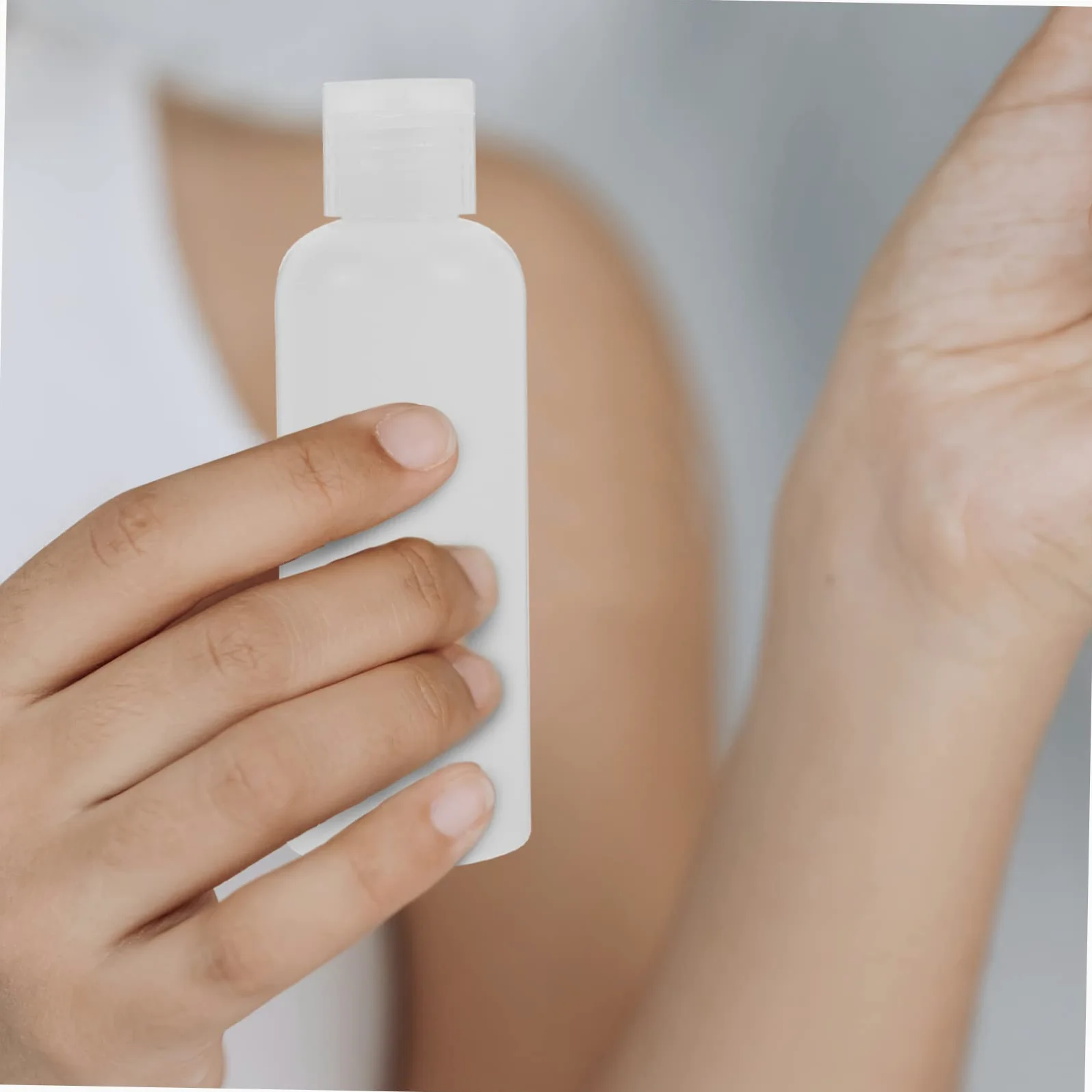 WOONEKY 50 Flaconi da Viaggio Ricaricabili 100ml in Pe Bianco, Contenitori per Lozioni Chiusura a Scatto, Compatti di Perdite