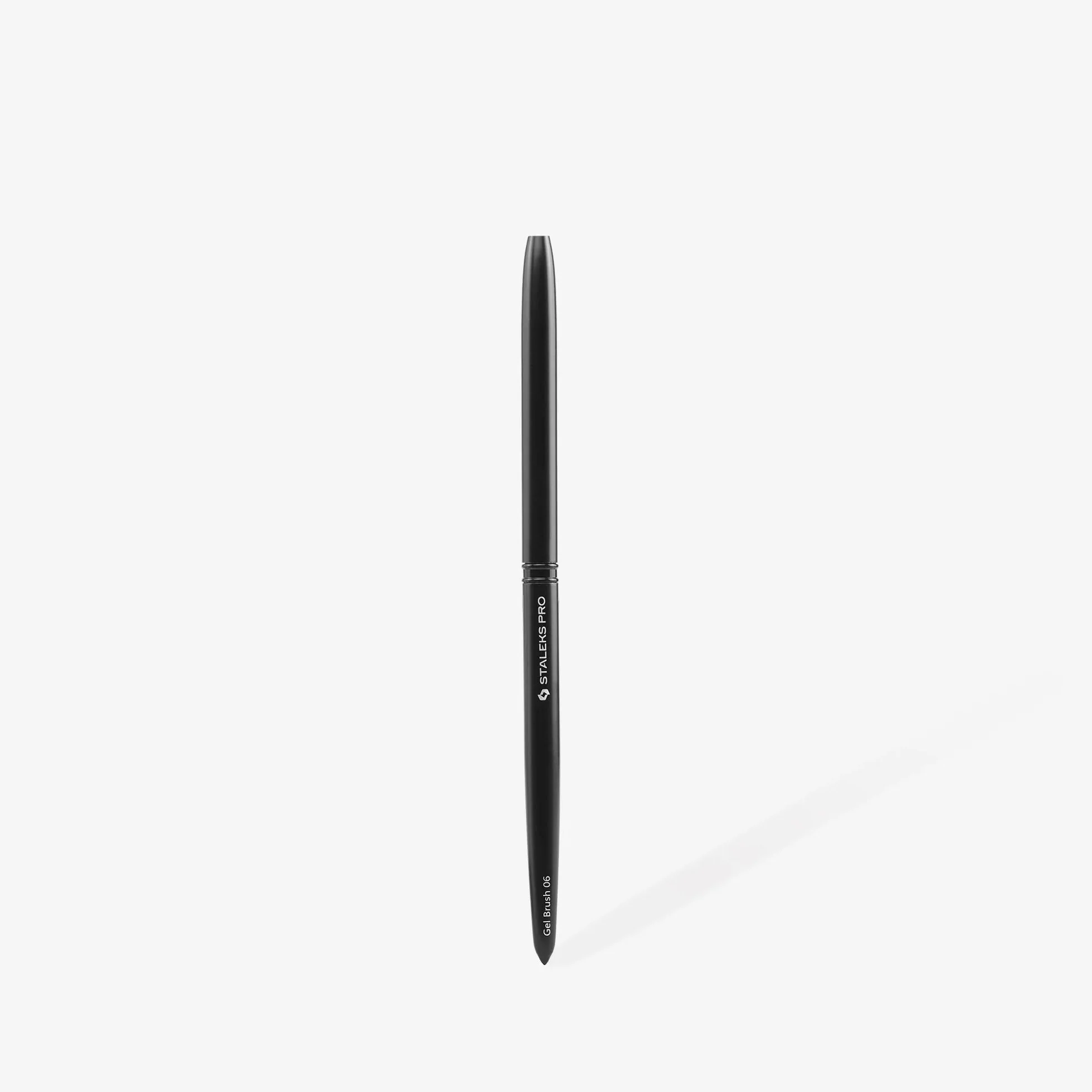 STALEKS PRO Pennello per l'applicazione e contruzione delle unghie in gel. Dimensioni: 11 x 6 mm. Expert NBE 06