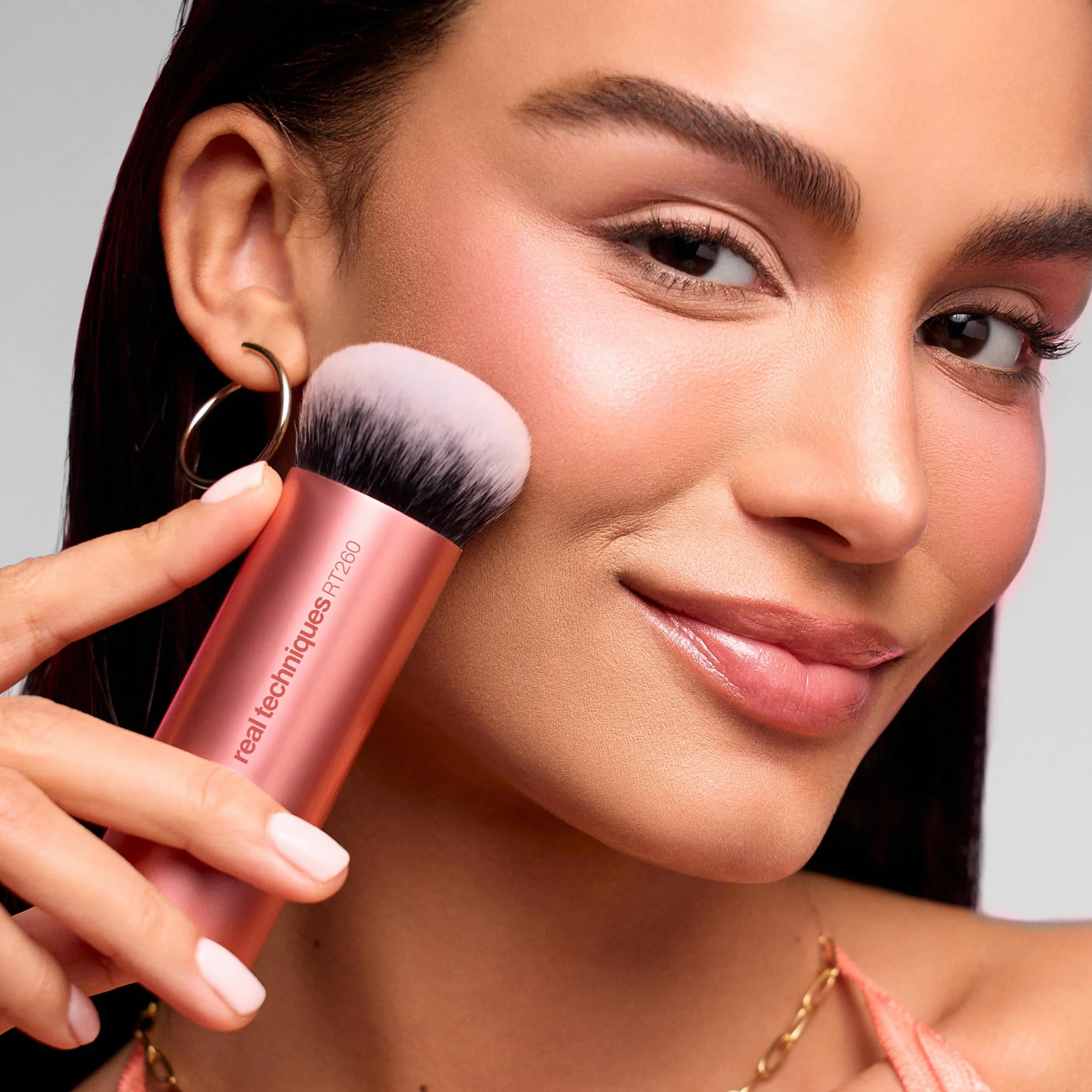 Real Techniques Pennello da trucco Bubble Blending, pennello da viso multiuso per prodotti liquidi, in crema e in polvere,1 confezione