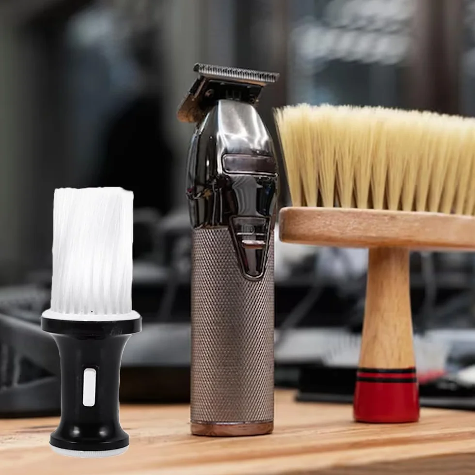 LATRAT Spazzola professionale multiuso per parrucchiere Clean Neck Duster Soft, Barber Haircut Tools con design Bottom Cap per aggiungere talco, taglia piccola