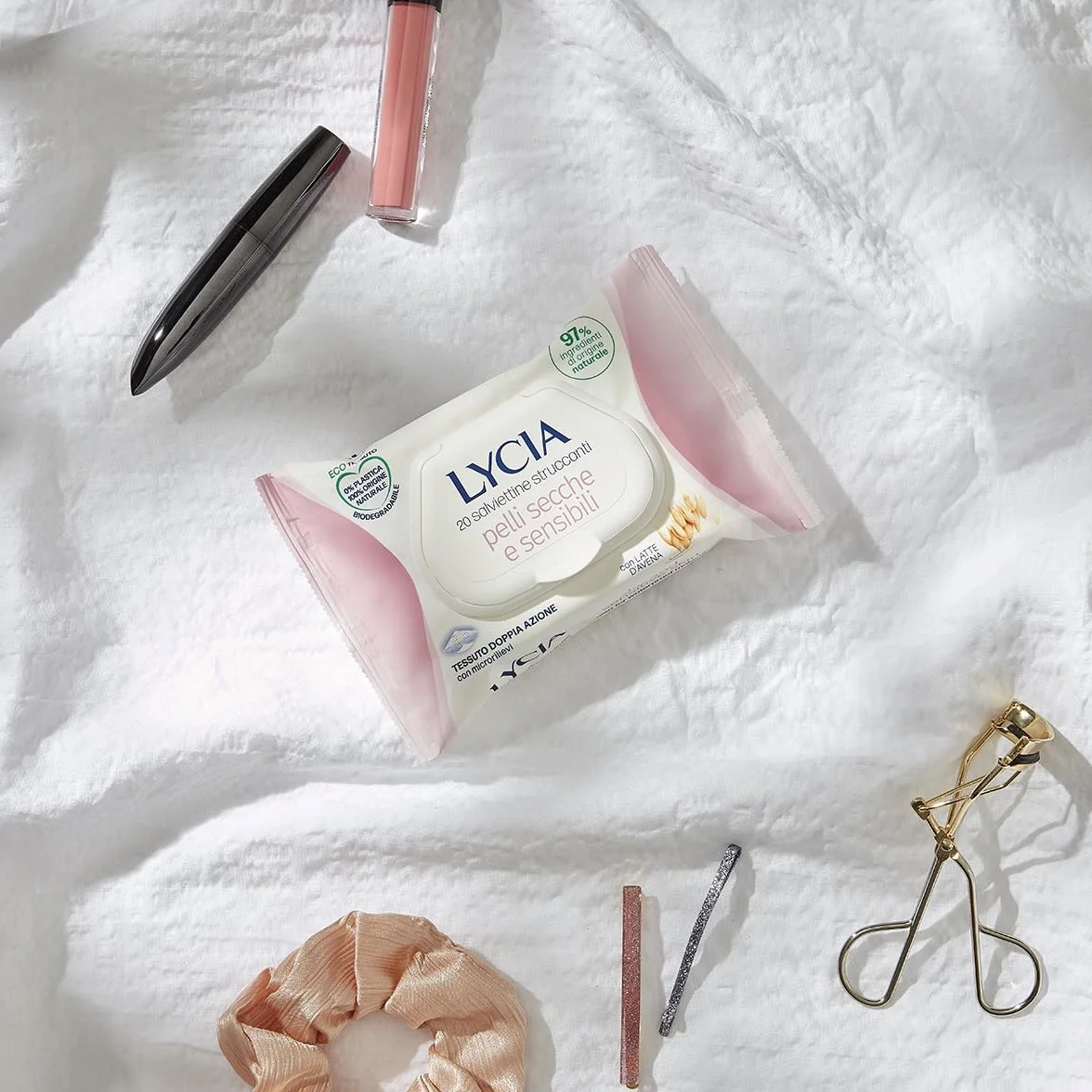 Lycia, Salviette Struccanti per Pelle Secca e Sensibile con Prebiotico e Latte d'Avena, Eco Tessuto Doppia Azione Biodegradabile, Formula Idratante, Protezione della Barriera Cutanea, 20 pezzi