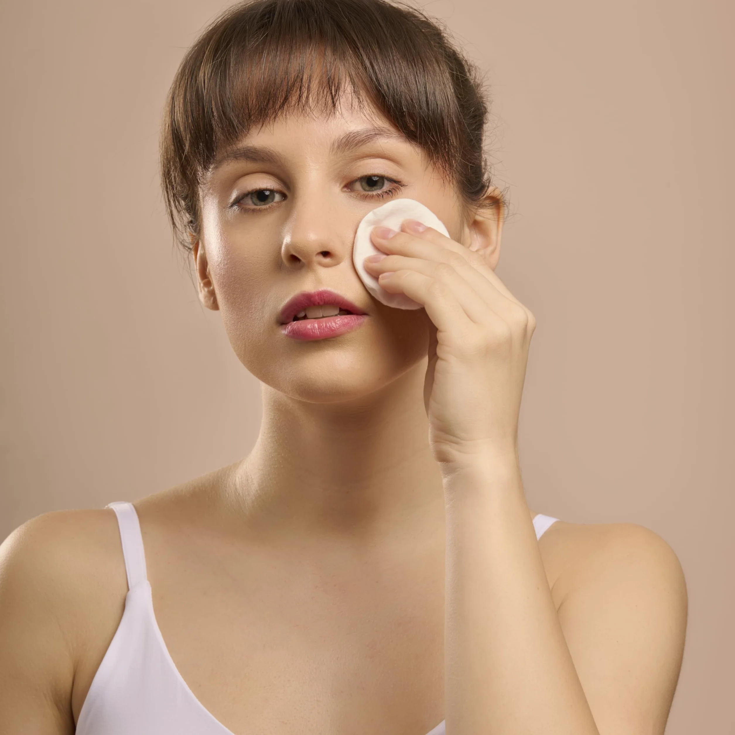 Lycia, Dischetti Struccanti Viso e Occhi, Tessuto Morbido in 100% Puro Cotone, Doppia Azione con Trame Diverse per Rimuovere il Trucco e Perfezionare la Detersione, Confezione 80 Dischetti