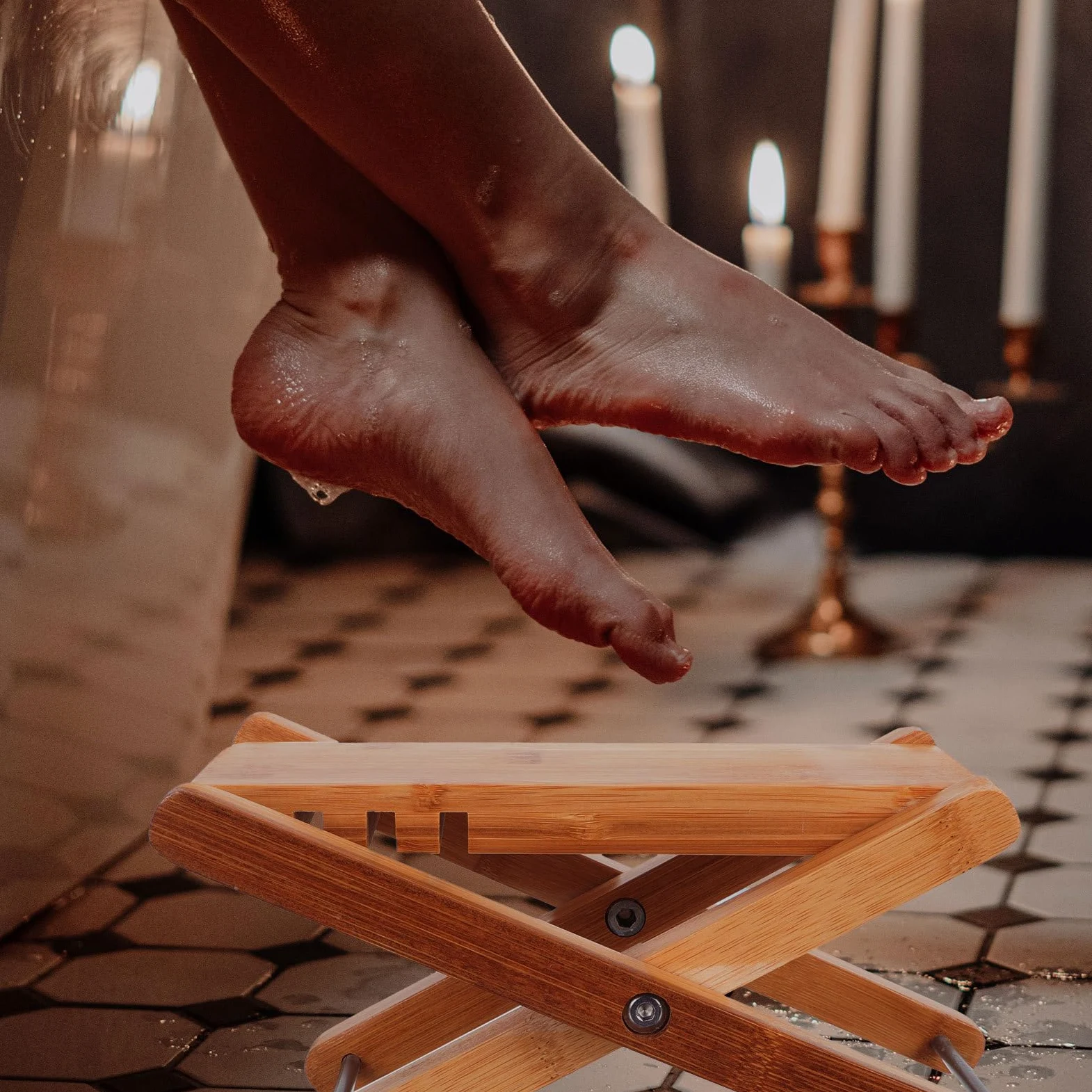 ULTECHNOVO Sgabello Poggiapiedi Pieghevole per Pedicure in Plastica Struttura Stabile e Altezza Regolabile per Uso Domestico e Salone di Cura dei Piedi