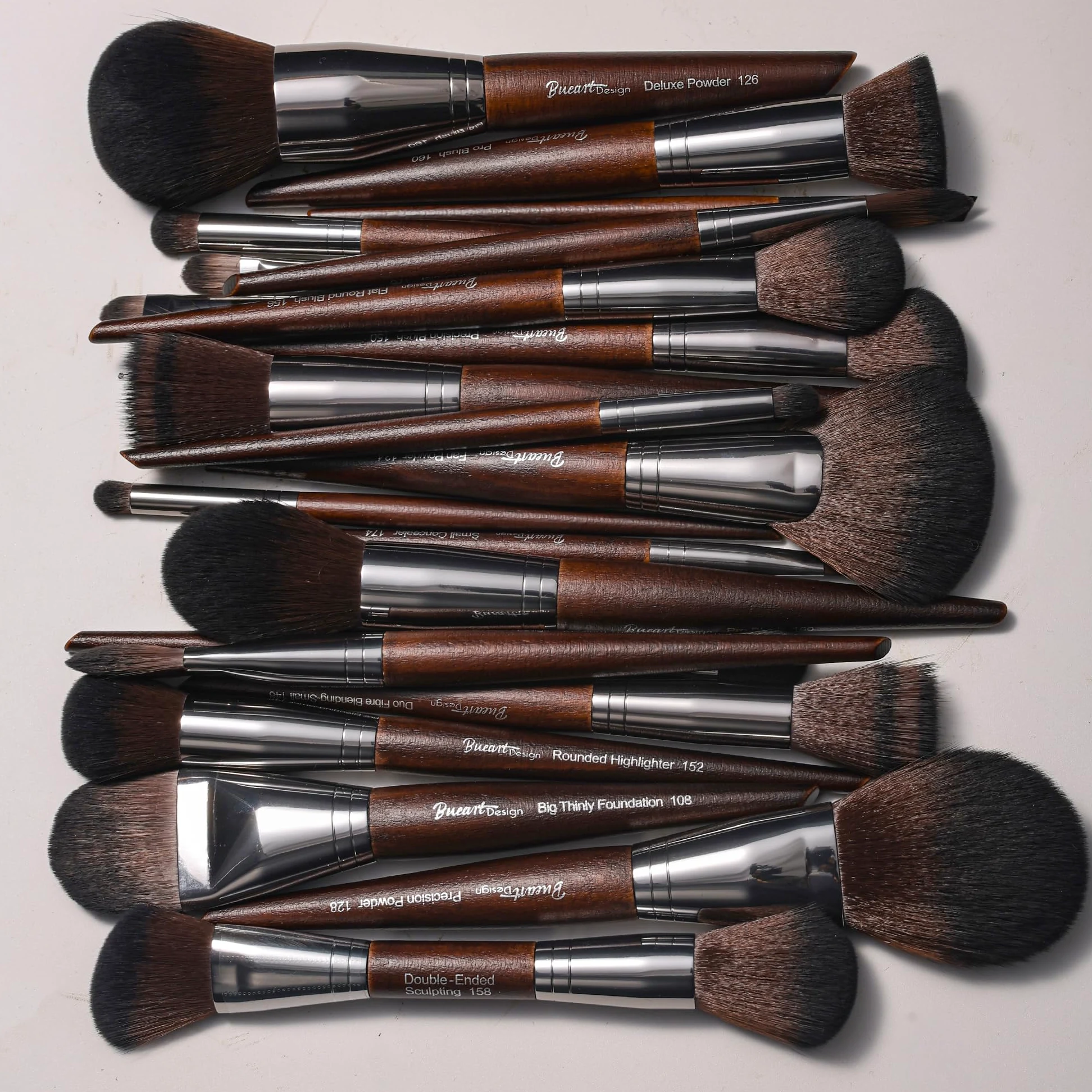 Set di pennelli da trucco professionali, 38 pezzi, collezione Kabuki di alta qualità, non testati sugli animali, pennelli cosmetici per fondotinta, sfumatura, ombretto, con manici in legno scuro