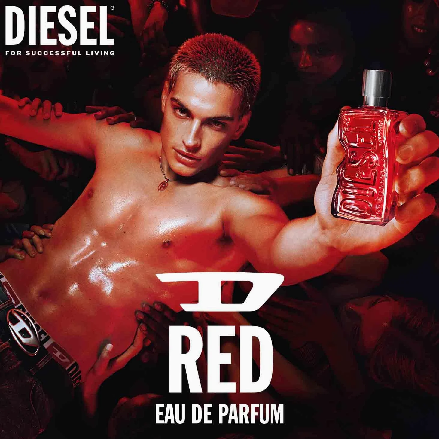 Diesel D Red Eau de Parfum Uomo, Profumo Uomo Fresco e Appassionato, Fragranza Agrumata e Legnosa, Note di Pompelmo Rosso, Lavanda e Legno di Sandalo, A Lunga Durata, Profumo di Lusso per Uomo