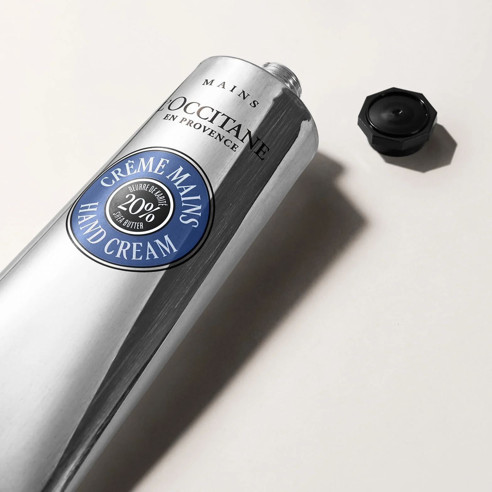 L'OCCITANE Crema Mani Texture Leggera Profumo Delicato Made in France