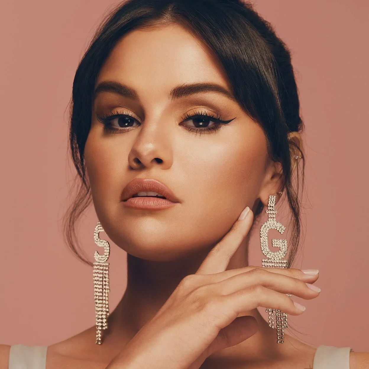 Rare Beauty by Selena Gomez Evidenziatore Positive Light Silky Touch Mesmerize