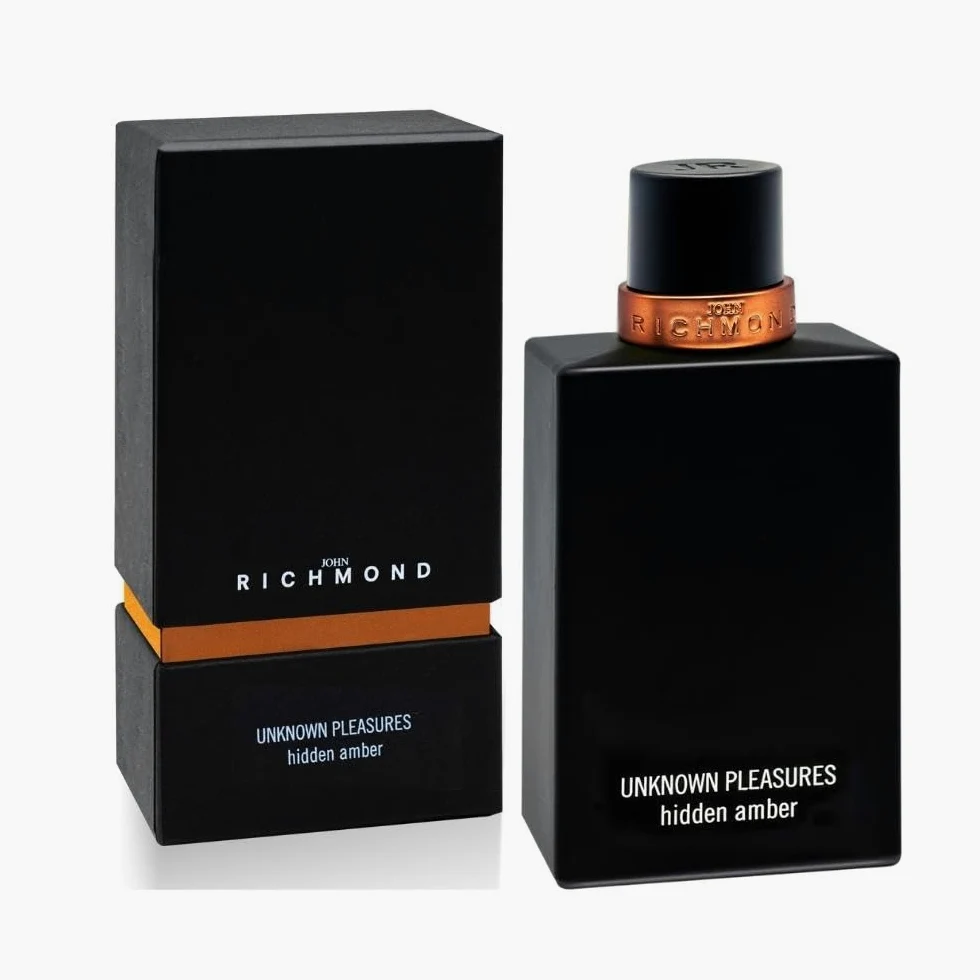 John Richmond unknown pleasures hidden amber eau di parfum - Profumo unisex legnoso, ambrato, coinvolgente, muschiato e misterioso. Flacone da 100 ML