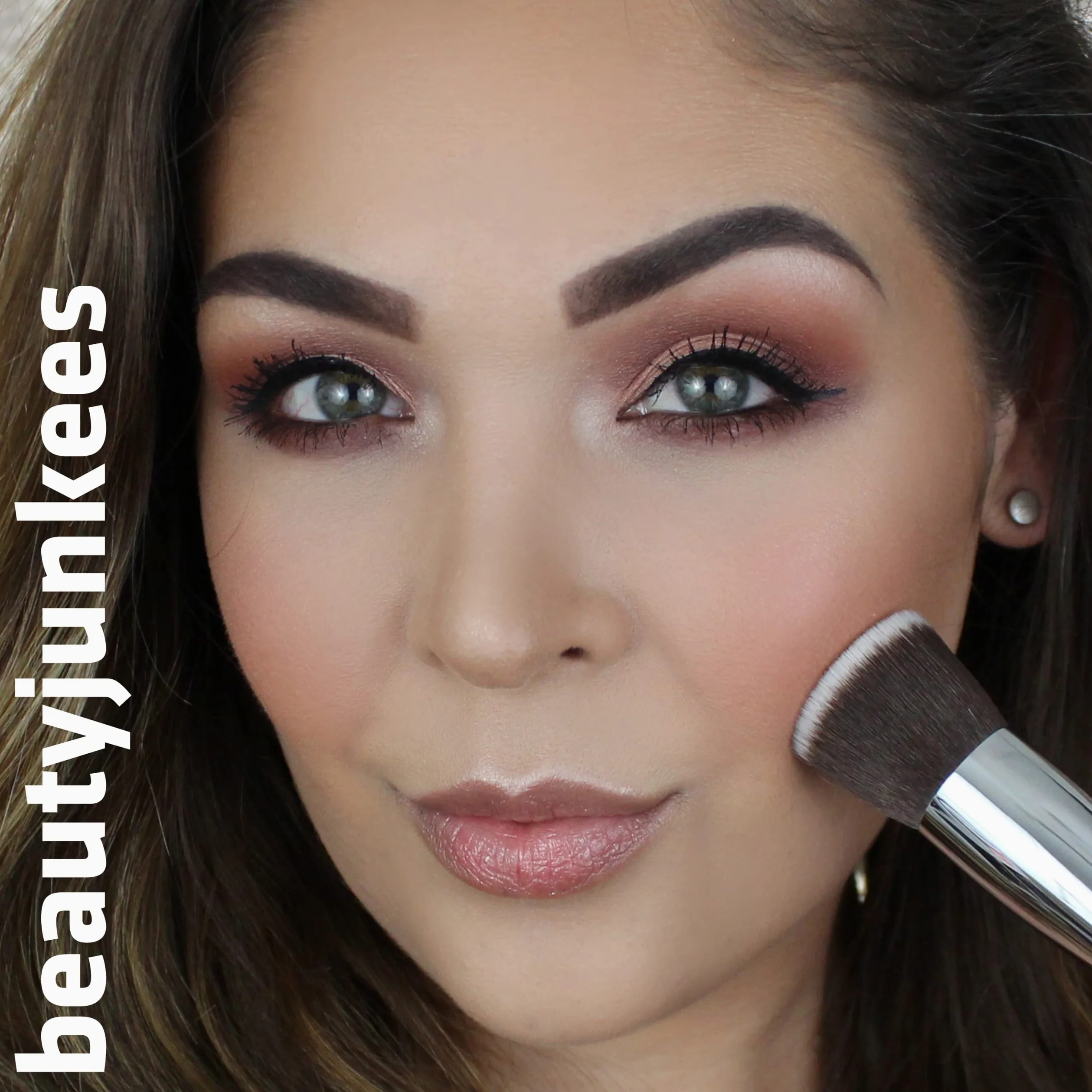 Pennello piatto Kabuki per fondotinta, pennelli Beauty Junkees grandi e densi per il trucco del viso per liquidi, creme, cipria, lucidatura, miscelazione, applicatore per punteggiatura, brocha per