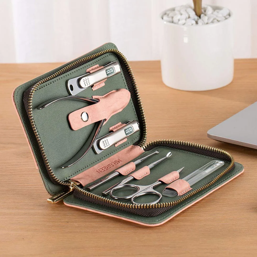 Tagliaunghie Set Professionale 7 in 1 Manicure Pedicure con Custodia da Viaggio in Pelle Grooming Kit