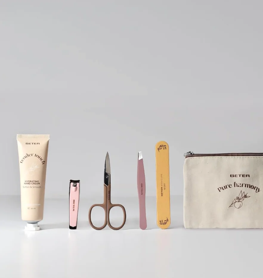 Beter Pure Harmony Set Manicure 4 Pezzi Lima Pinzetta Forbicine Tagliaunghie Crema Mani Borsa Tessuto Kit Cura Unghie Mani