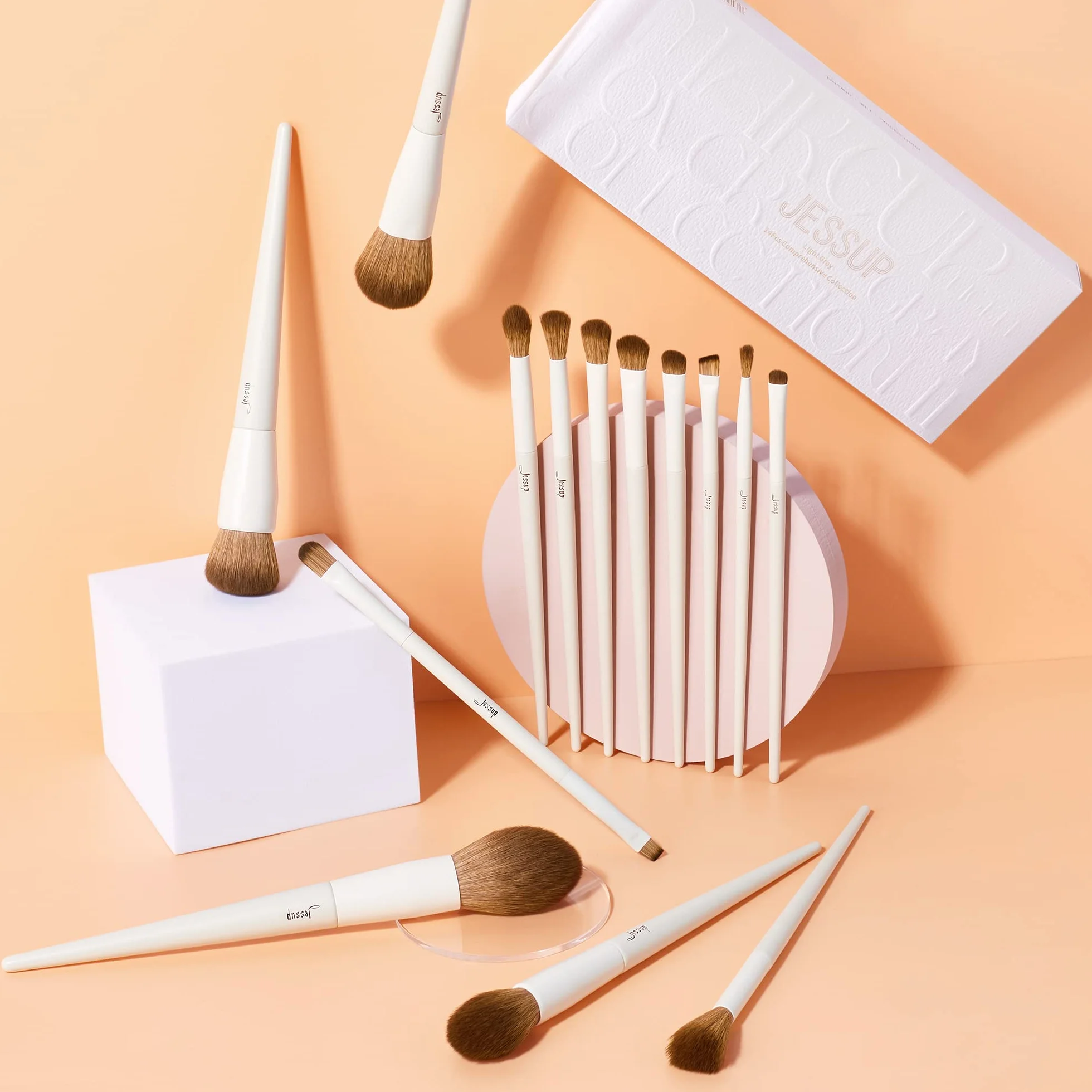 Jessup Pennelli da trucco, 14 pezzi, pennelli sintetici di alta qualità, per contouring, correttore, fondotinta, ombretto, sfumatura, cipria, fard, grigio chiaro, T329