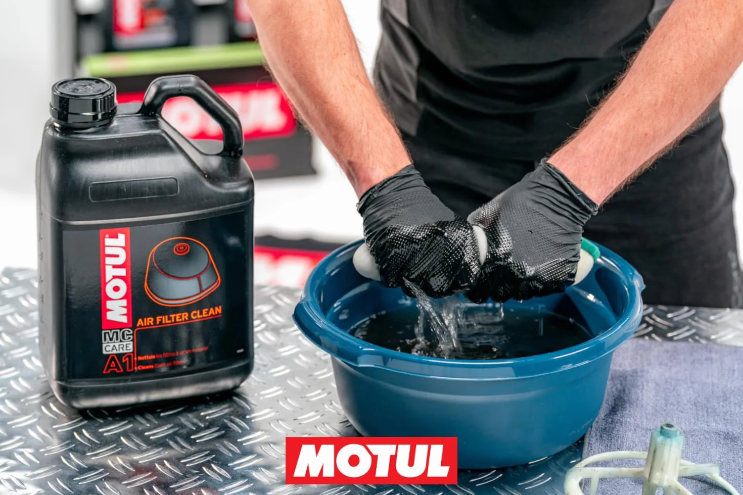 Motul MC Care Air Filter Clean A1-5 L Pulitore Filtro Aria Schiuma Moto Cross Enduro
