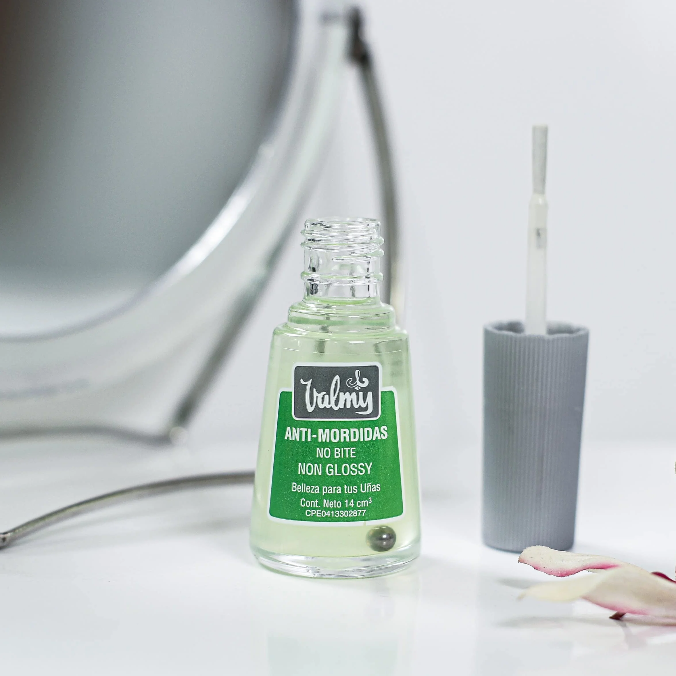 Valmy, Smalto per Non Mangiare le Unghie, Contrasta l'Onicofagia e Rafforza le Unghie, Finitura Trasparente Non Lucida, Asciugatura Rapida, 14ml