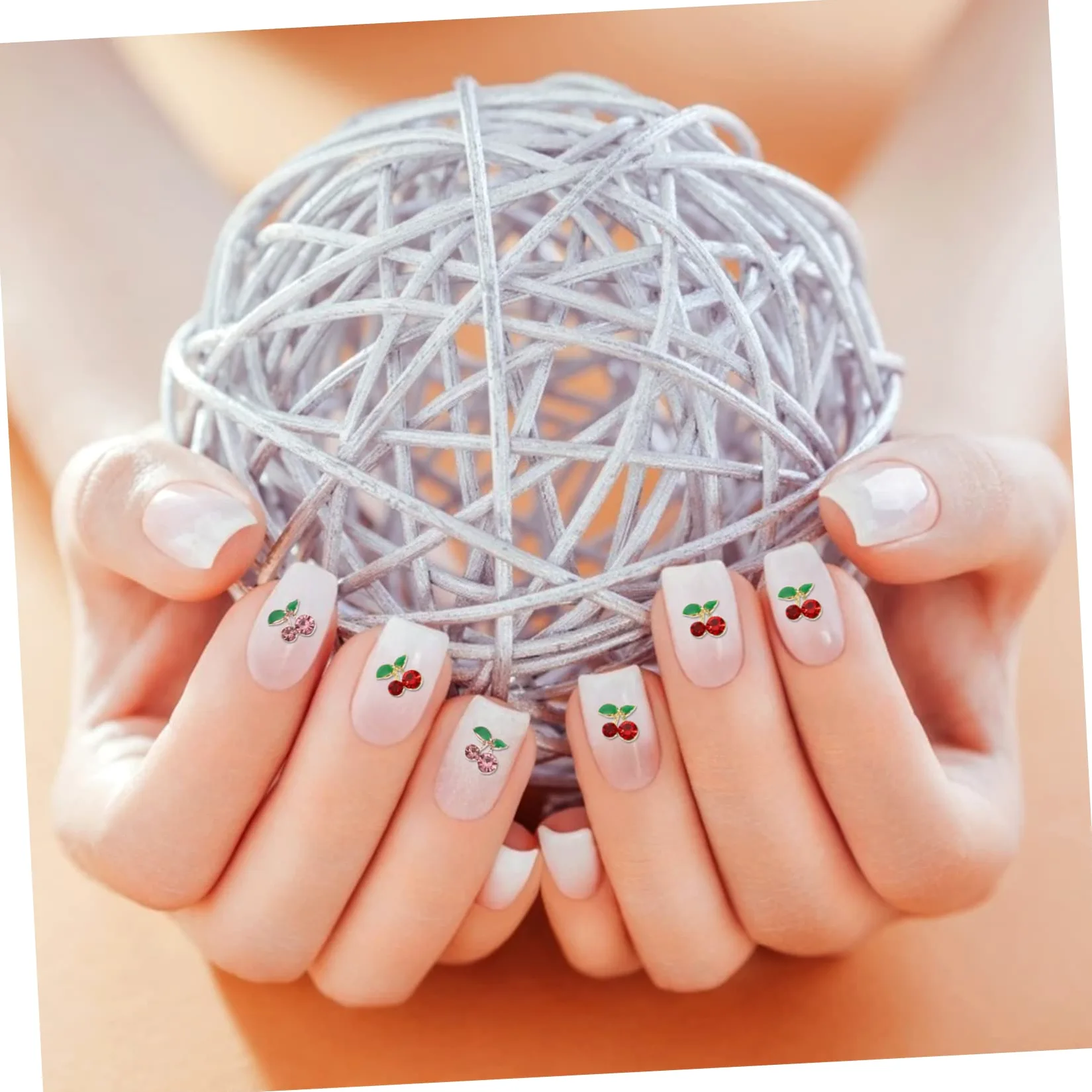 FRCOLOR 2 Set Di Ciondoli Per Unghie Alla Moda Con Ciliegie E Strass Per Nail Art Da Donna 60 Pezzi*2