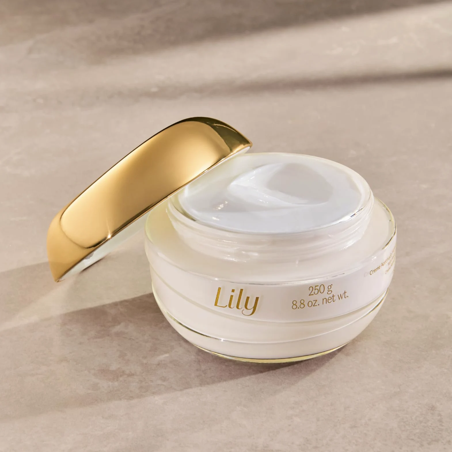 O Boticário Lily | Set regalo | Crema corpo 250 g + Glow 250 g | Set regalo da donna, crema corpo 250 g + gel-crema Lily Glow da 250 g, profumo di giglio, idrata e illumina, vegano