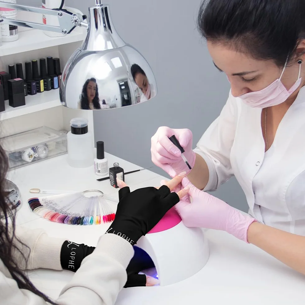 LOPHE Guanti UV per Unghie in Gel, 1 Paia UPF200+, Anti Raggi UV e UVB 999+, per Lampada per Unghie, Guanti Senza Dita per Manicure Nail Art Fai Da Te e Salone, Golf, Pesca(Nero)